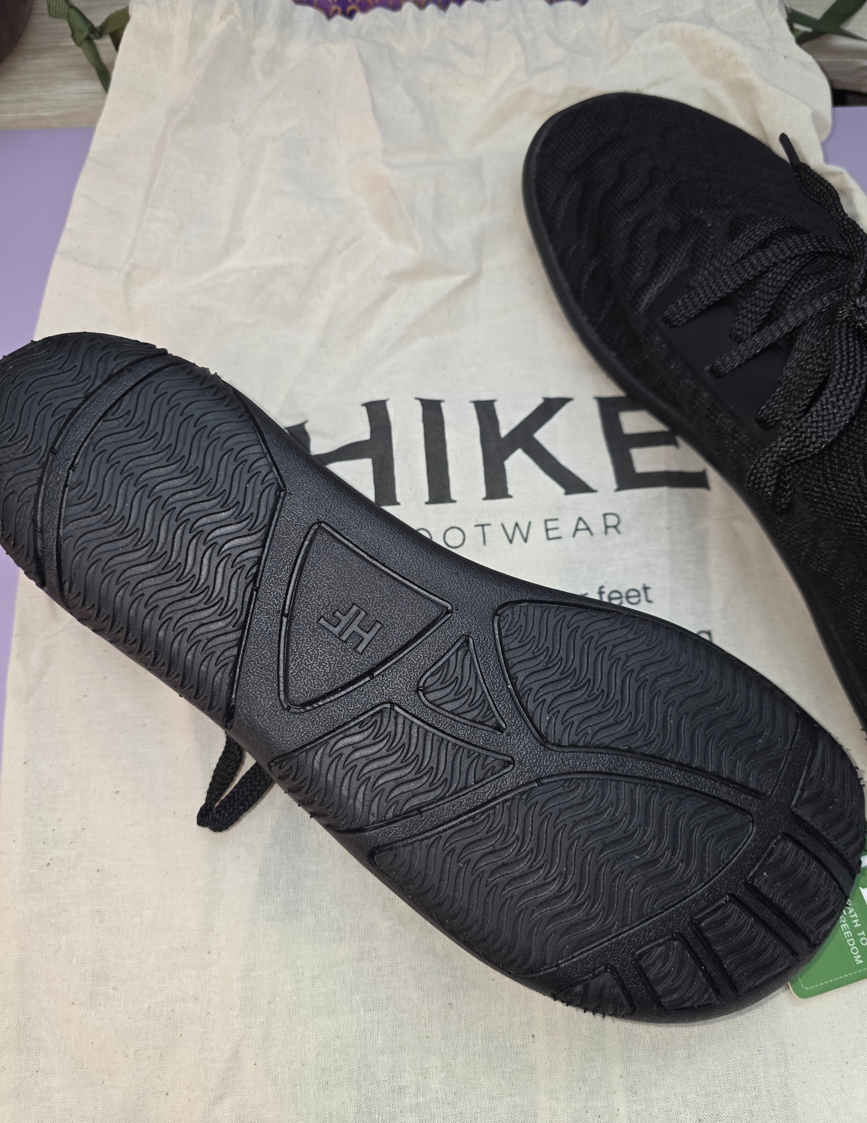 Hike footwear in black size 10