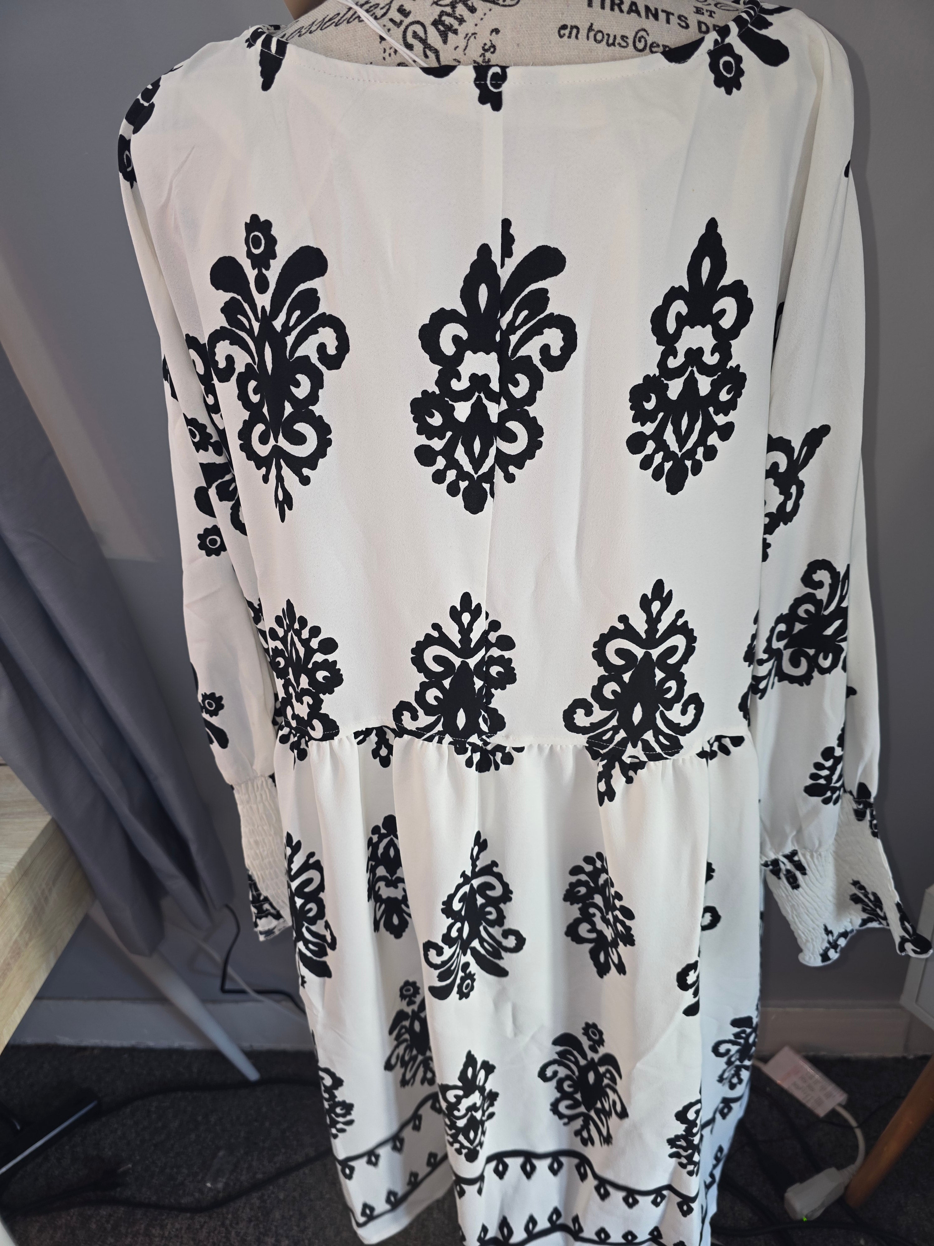 Dress mid length