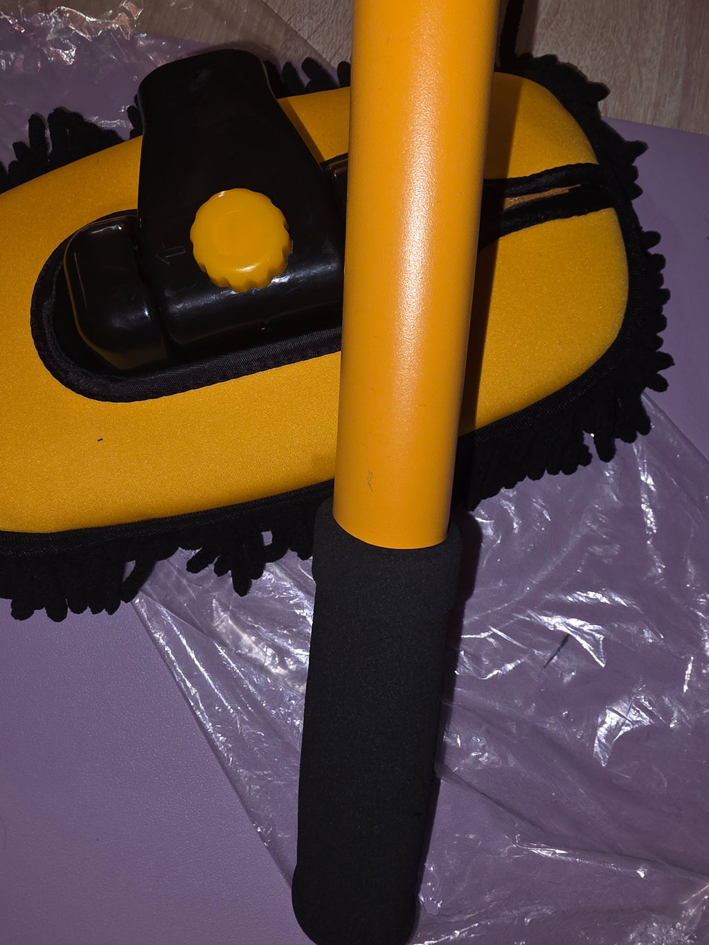 Duster / mop for car