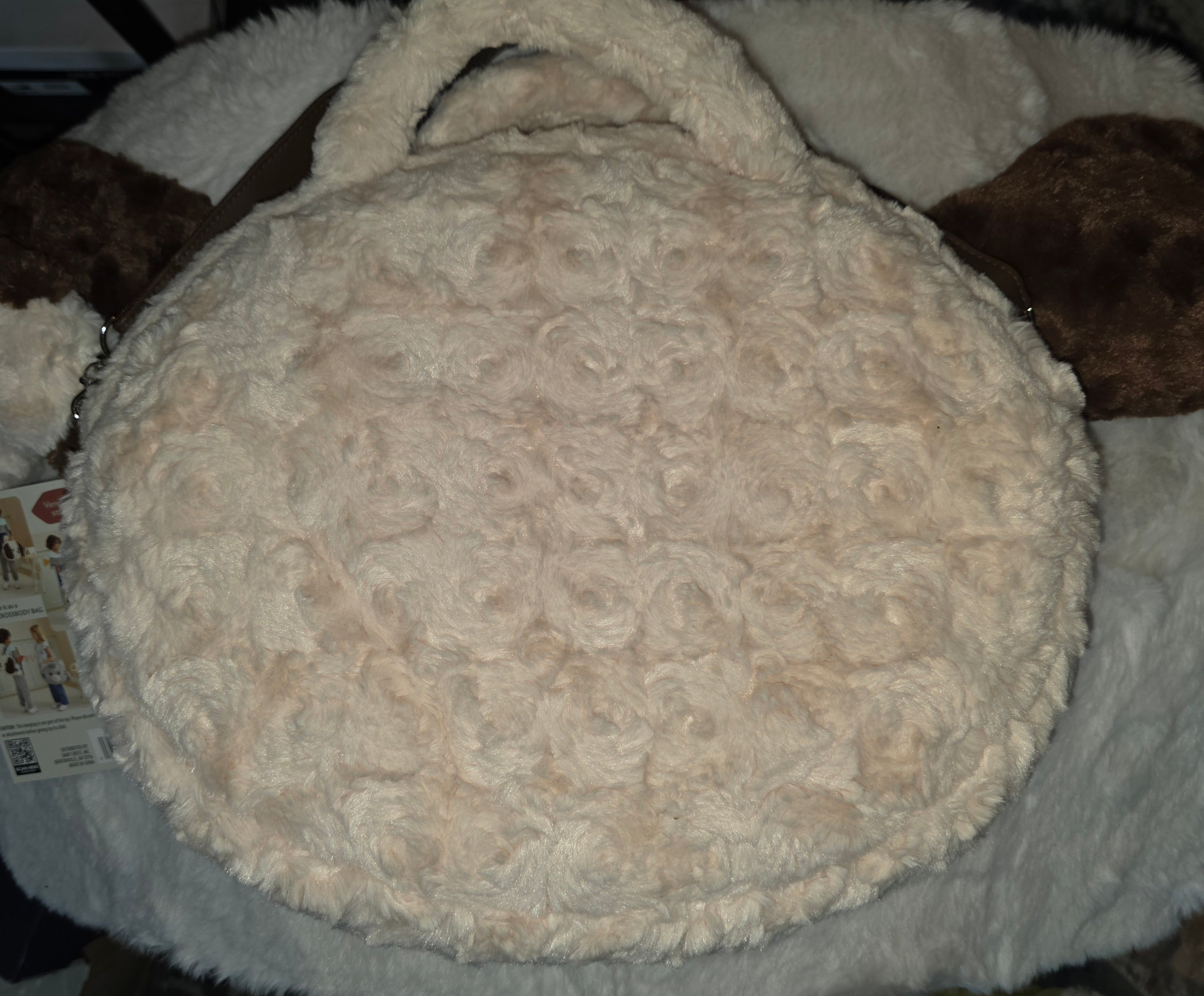 Doggy Bag with strap and handels and a plushie