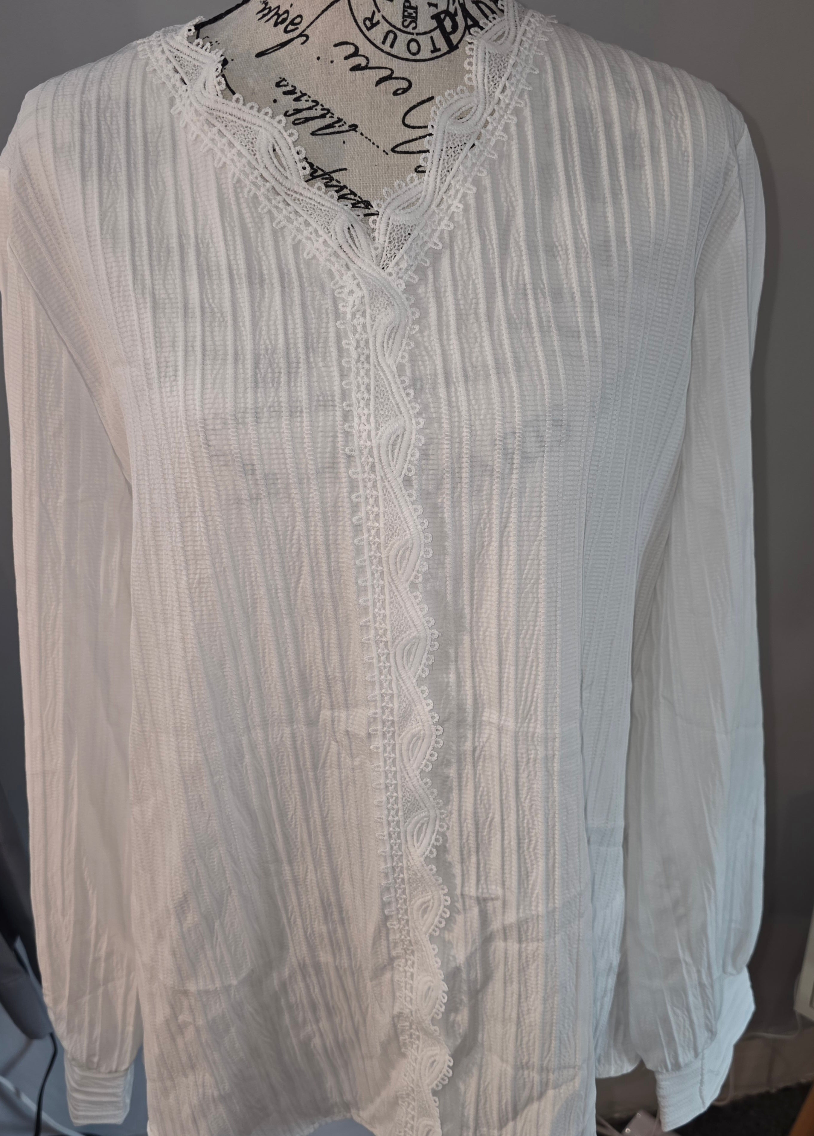 Light fabric whit long sleeve shirt