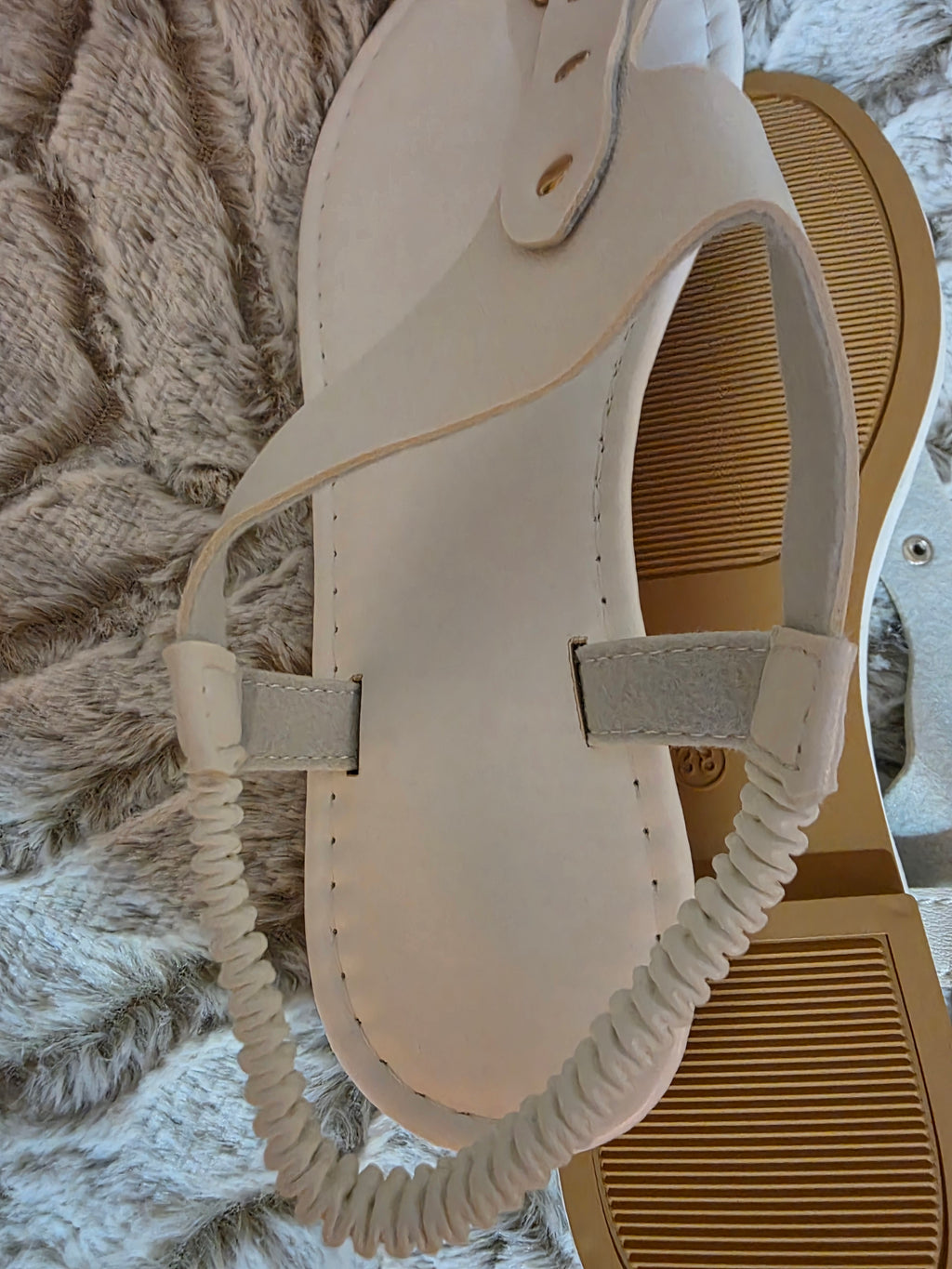 White flat sandel