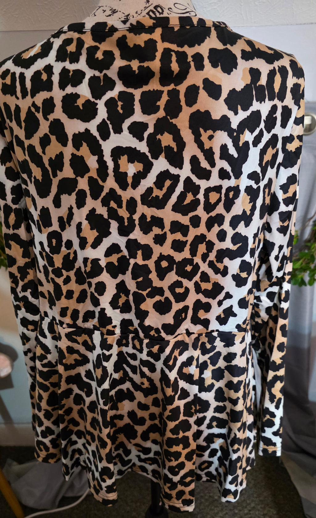 Light weight womens top