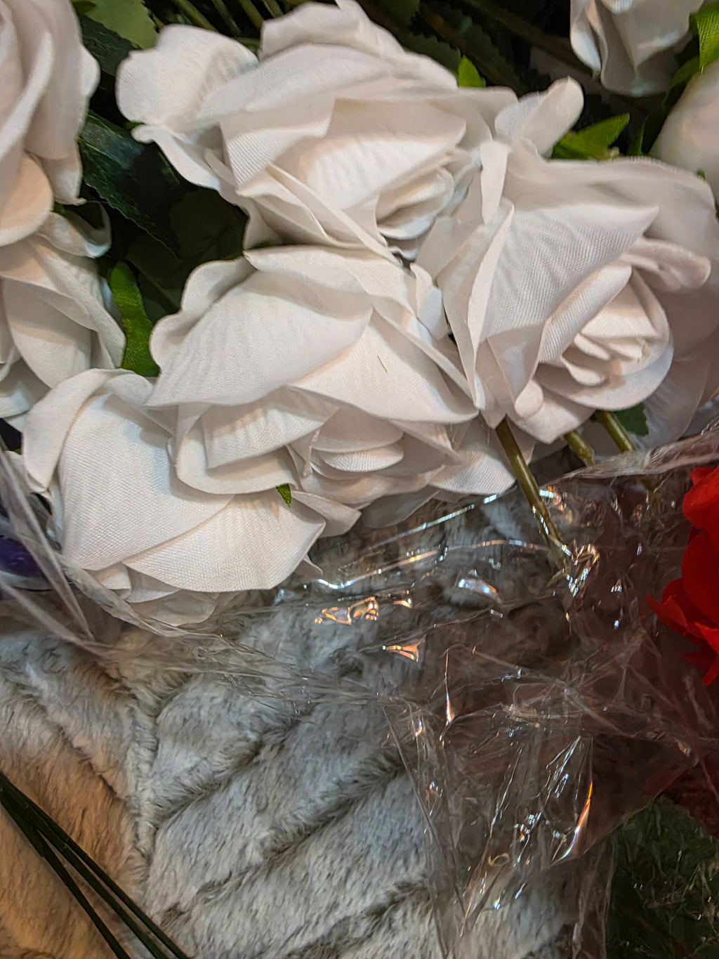 Artificial flower bundle