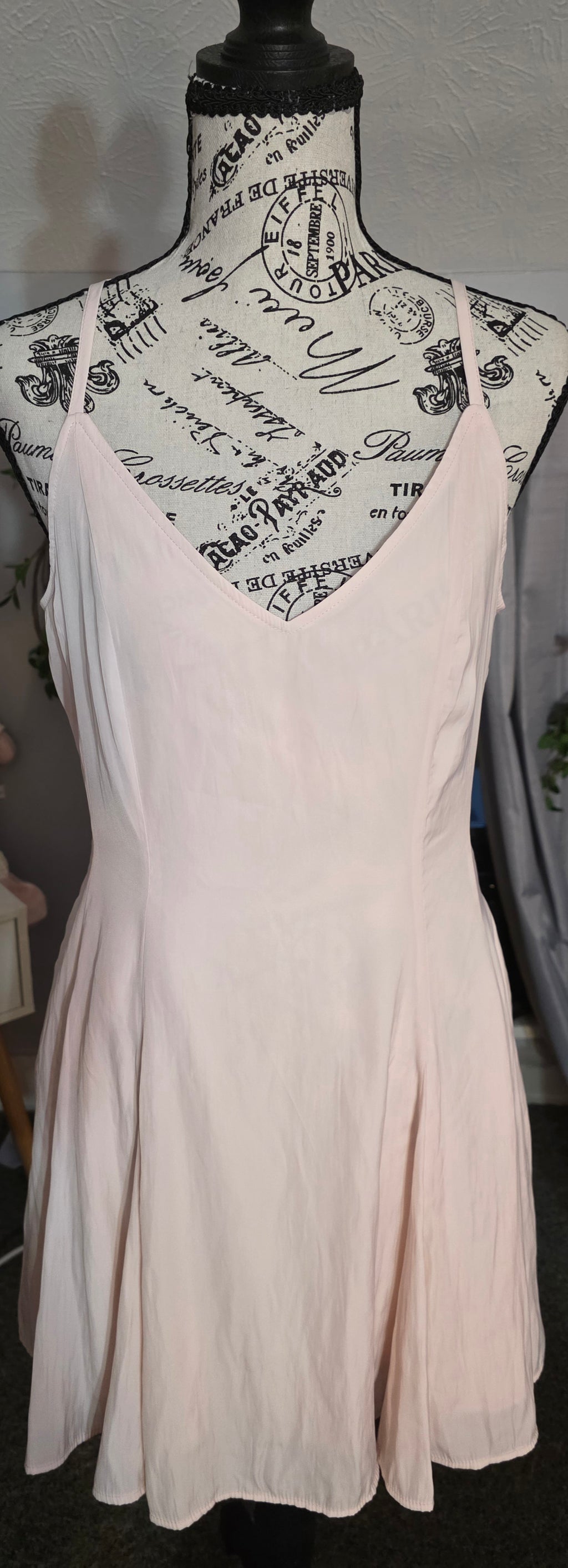 Universal thread co very light pink dress in size small