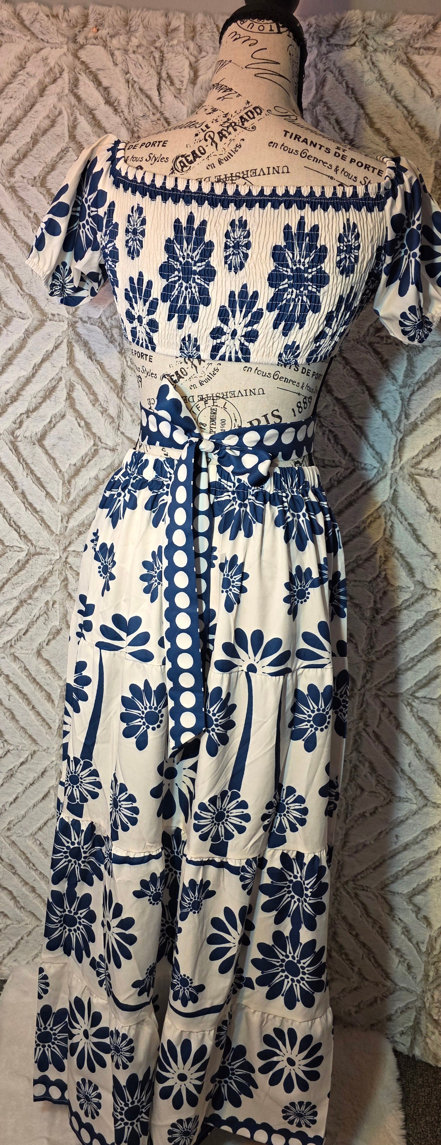 New dress no tag but so cute !