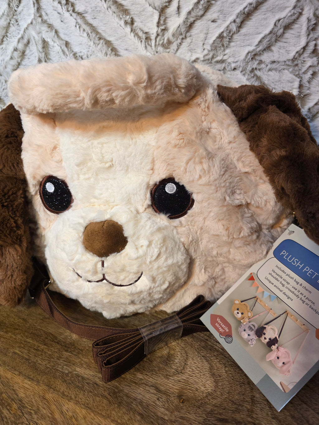 Doggy Bag with strap and handels and a plushie