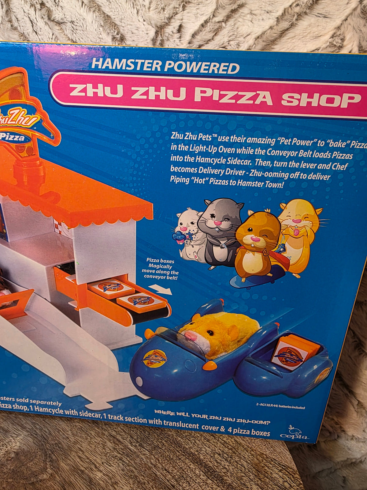Zhu zhu pizza shop toy
