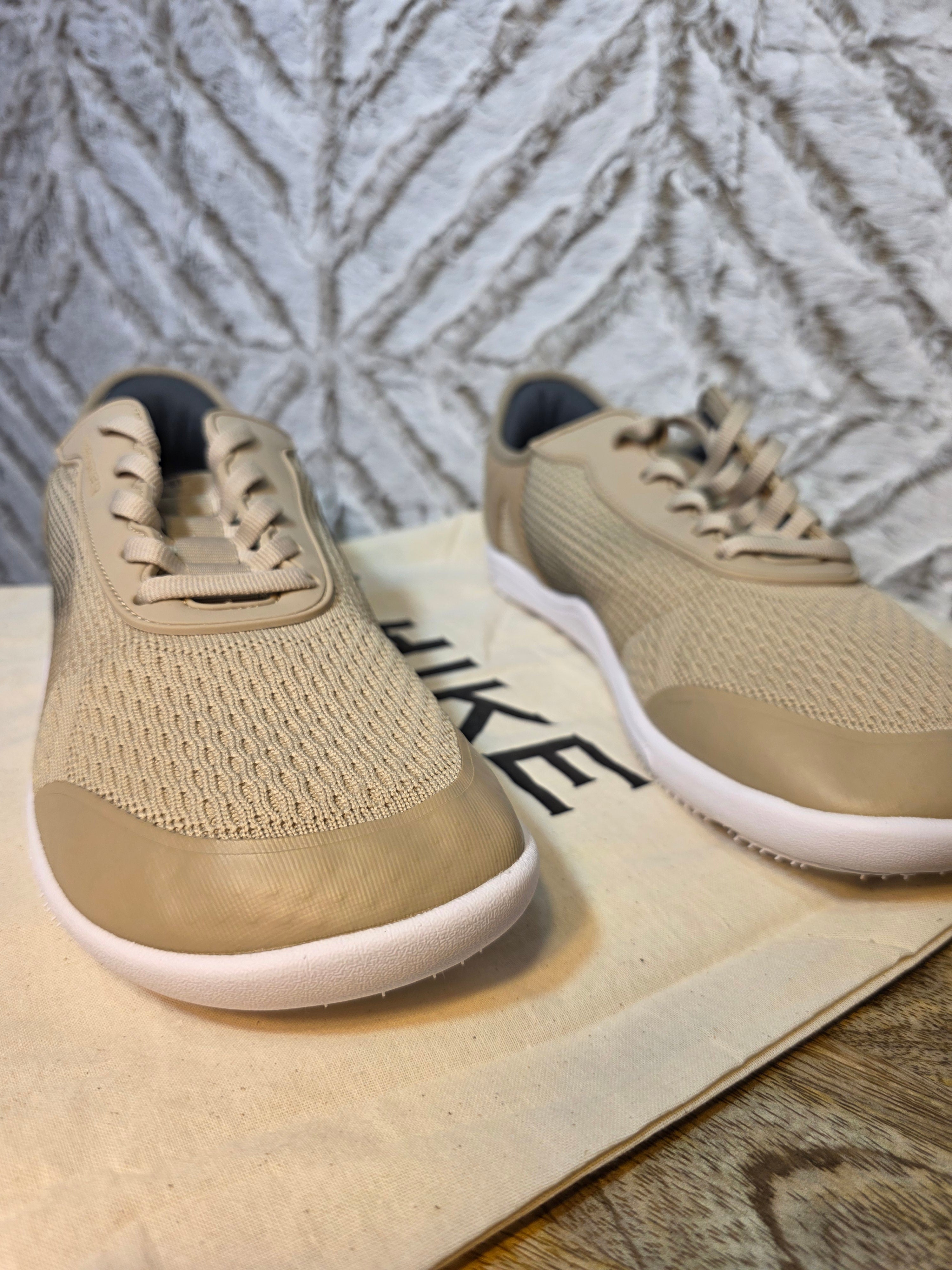 Hike footwear