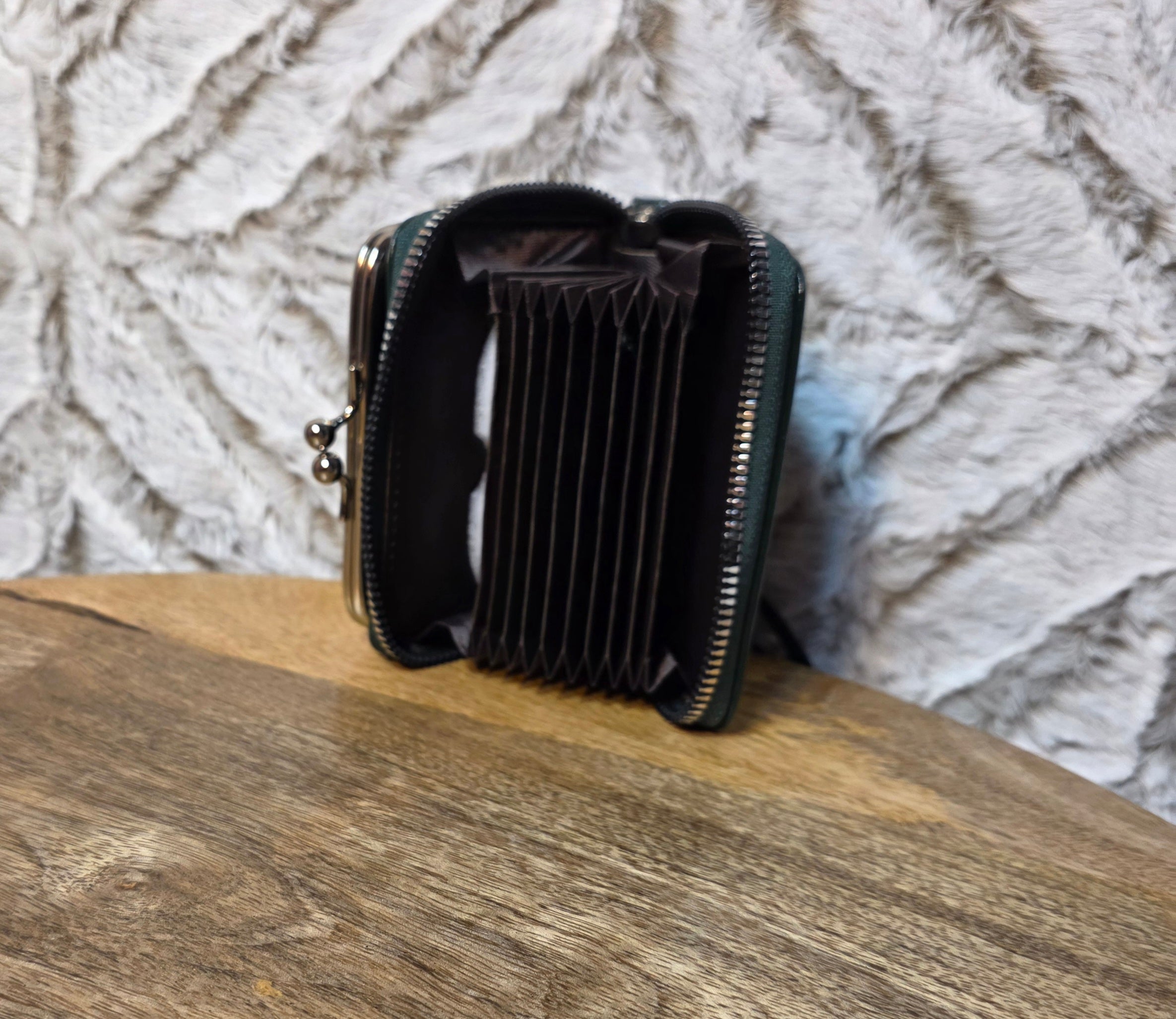 Changé purse / wallet card holder