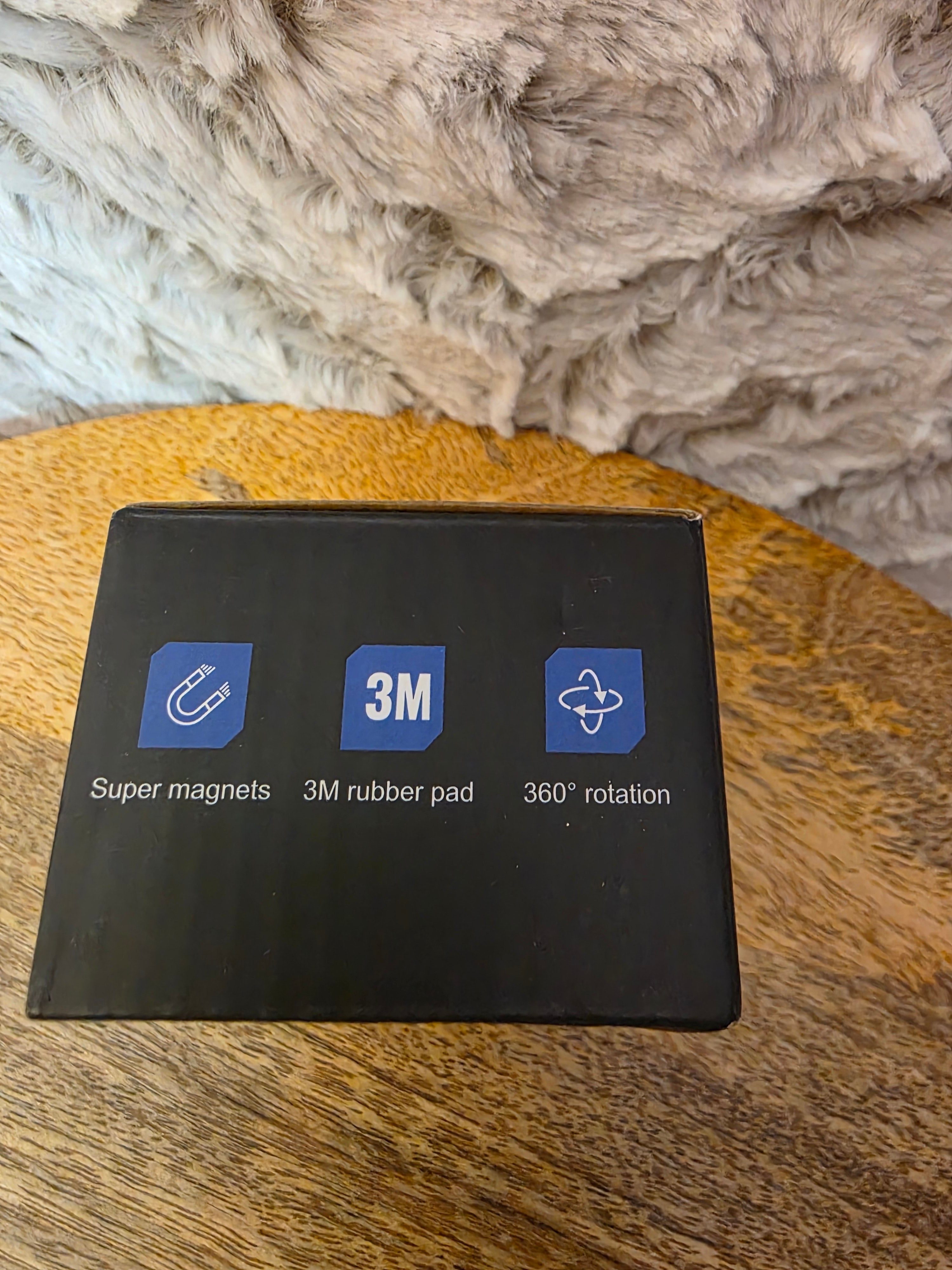 SUEFFI Magnetic car phone mount fits a wide rangé of smart phones