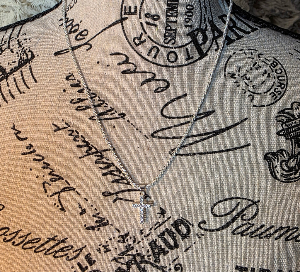 Two cross necklaces in one bundle with this purchase you will receive 2 necklaces and a free silver bracelet very pretty