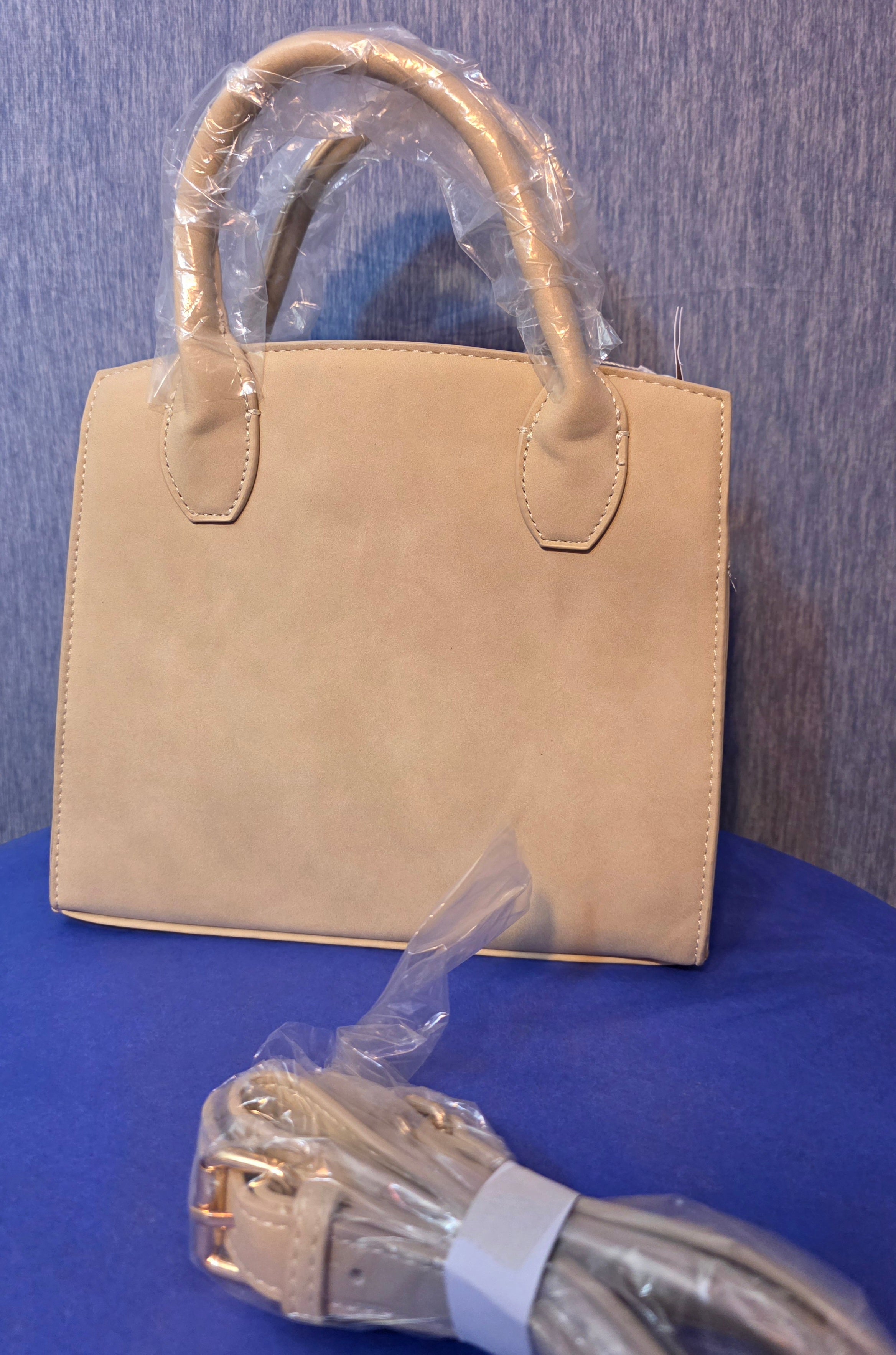 By pretty simple / the Nixie Nubuck small tote in color oat