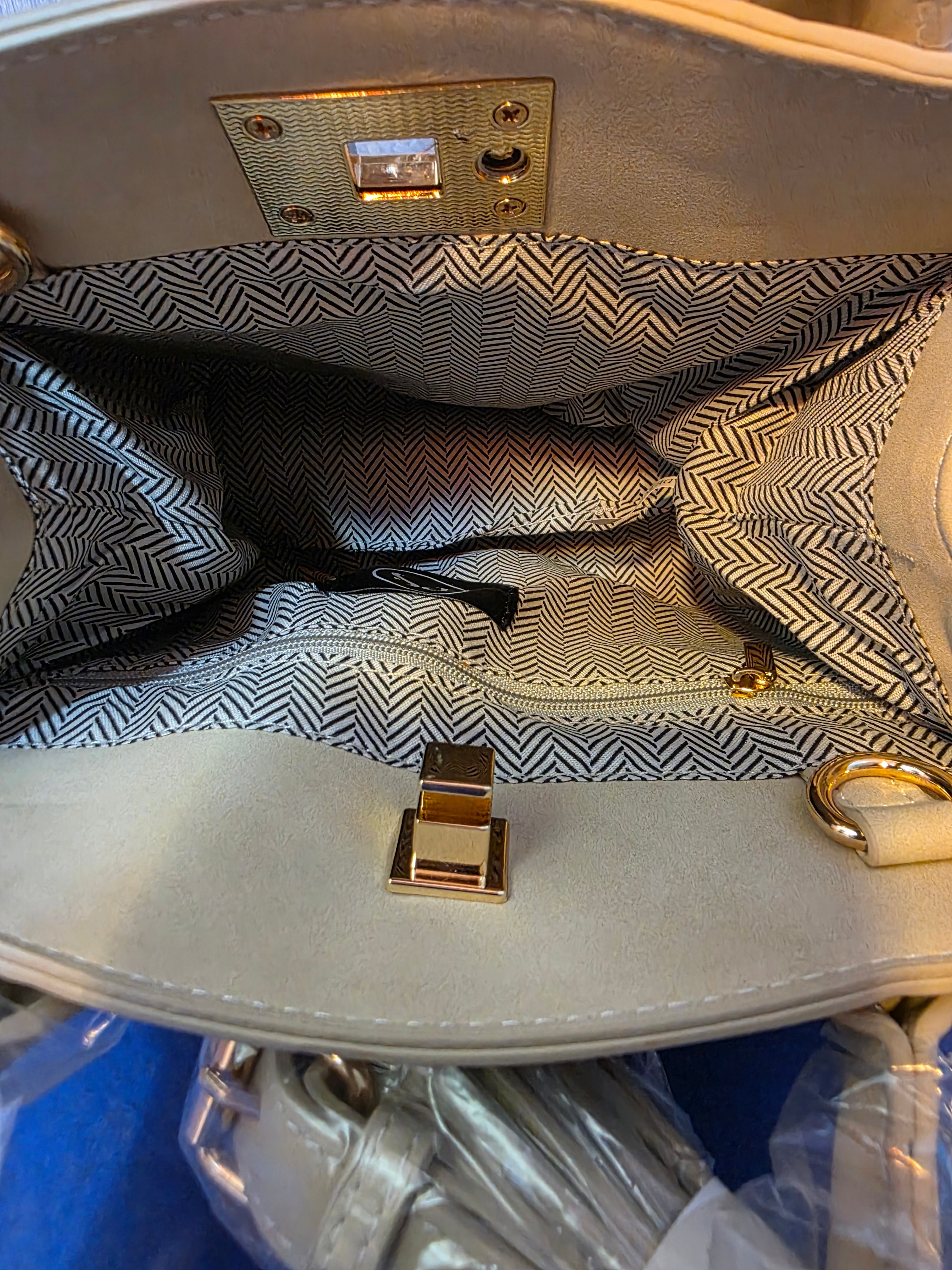 By pretty simple / the Nixie Nubuck small tote in color oat
