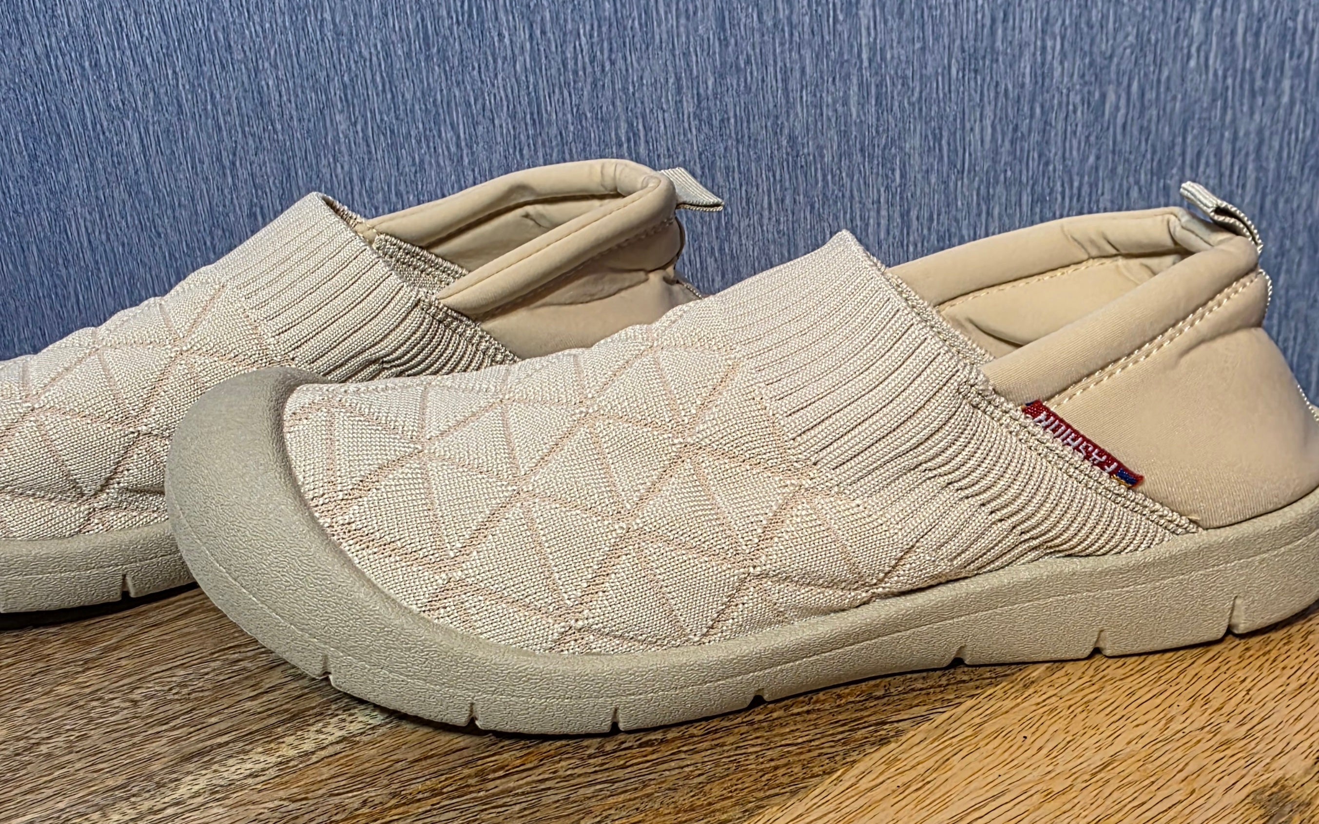 Womens 6.5 comfort slip on shoes