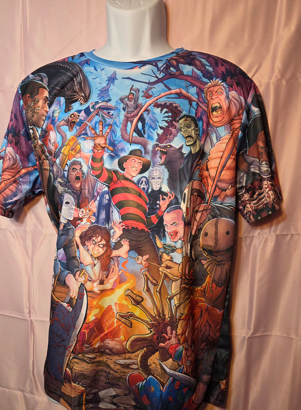 Size meduim Horror T shirt