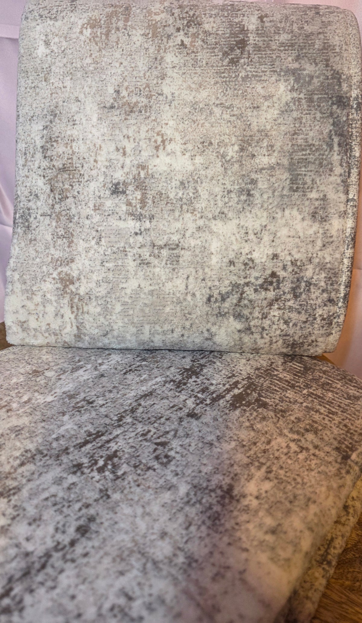 2 piece set area rugs one small one meduim