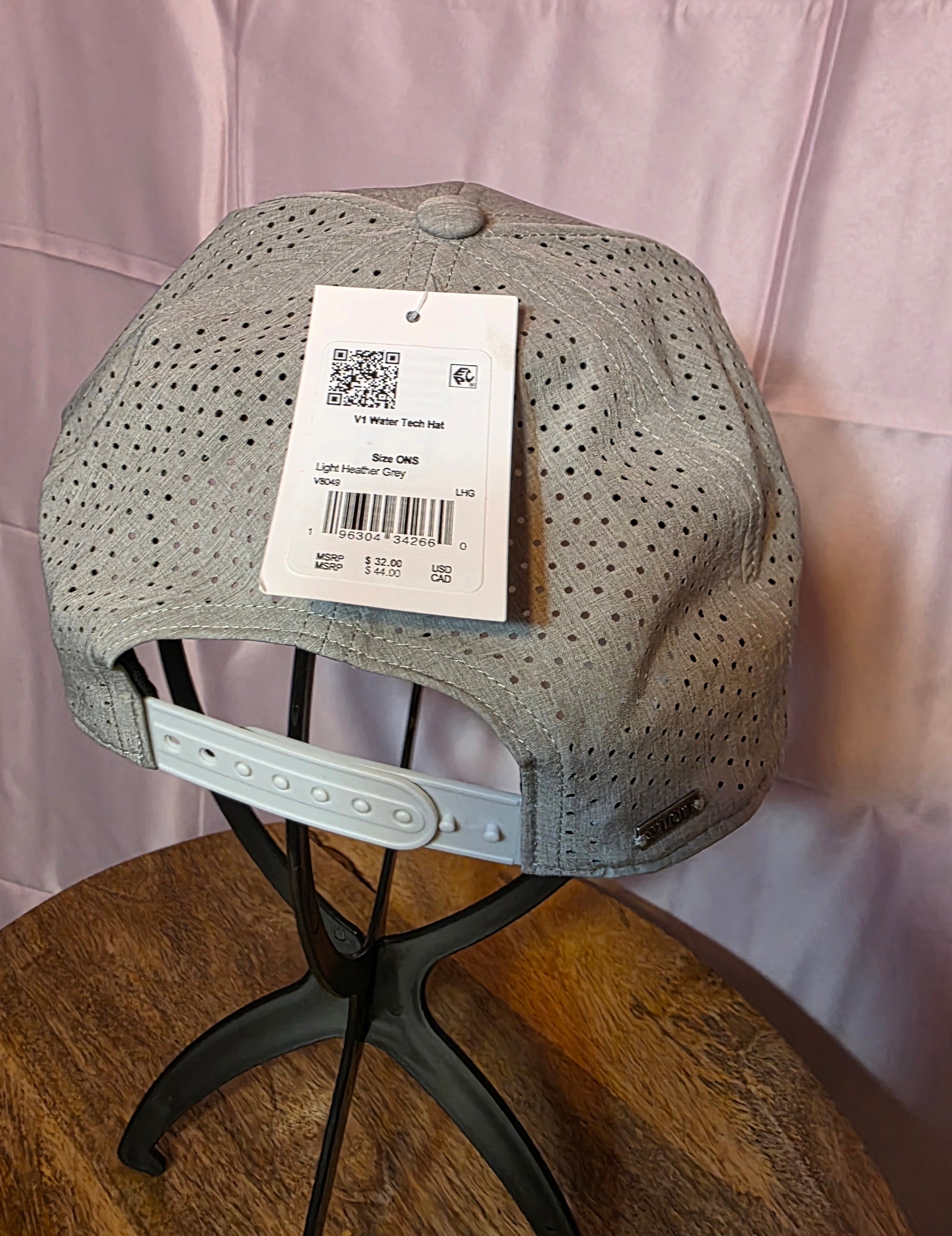 Vuori Hat new with tag