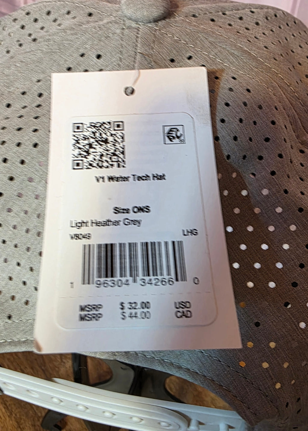 Vuori Hat new with tag