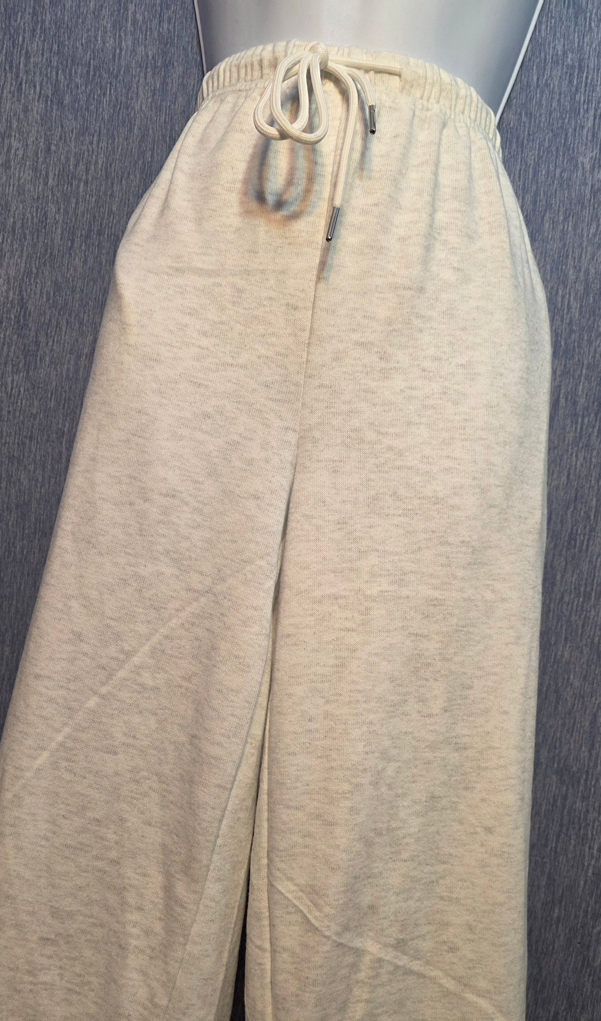 Light Grey meduim size sweat pants pockets drawstring