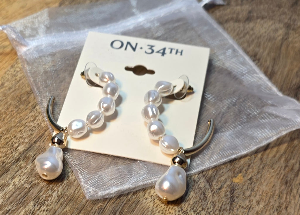 ON 34TH STREET Hoop ear rings