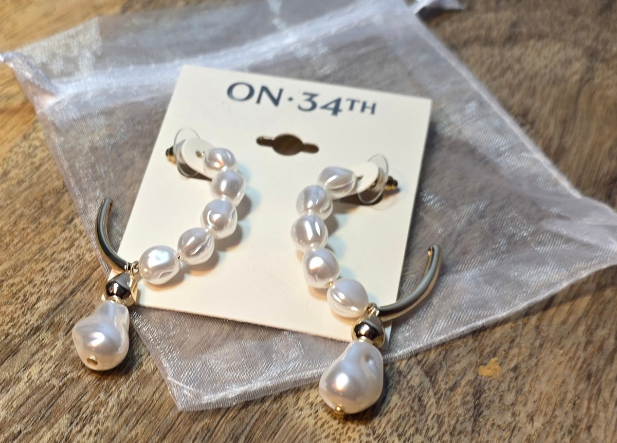 ON 34TH STREET Hoop ear rings