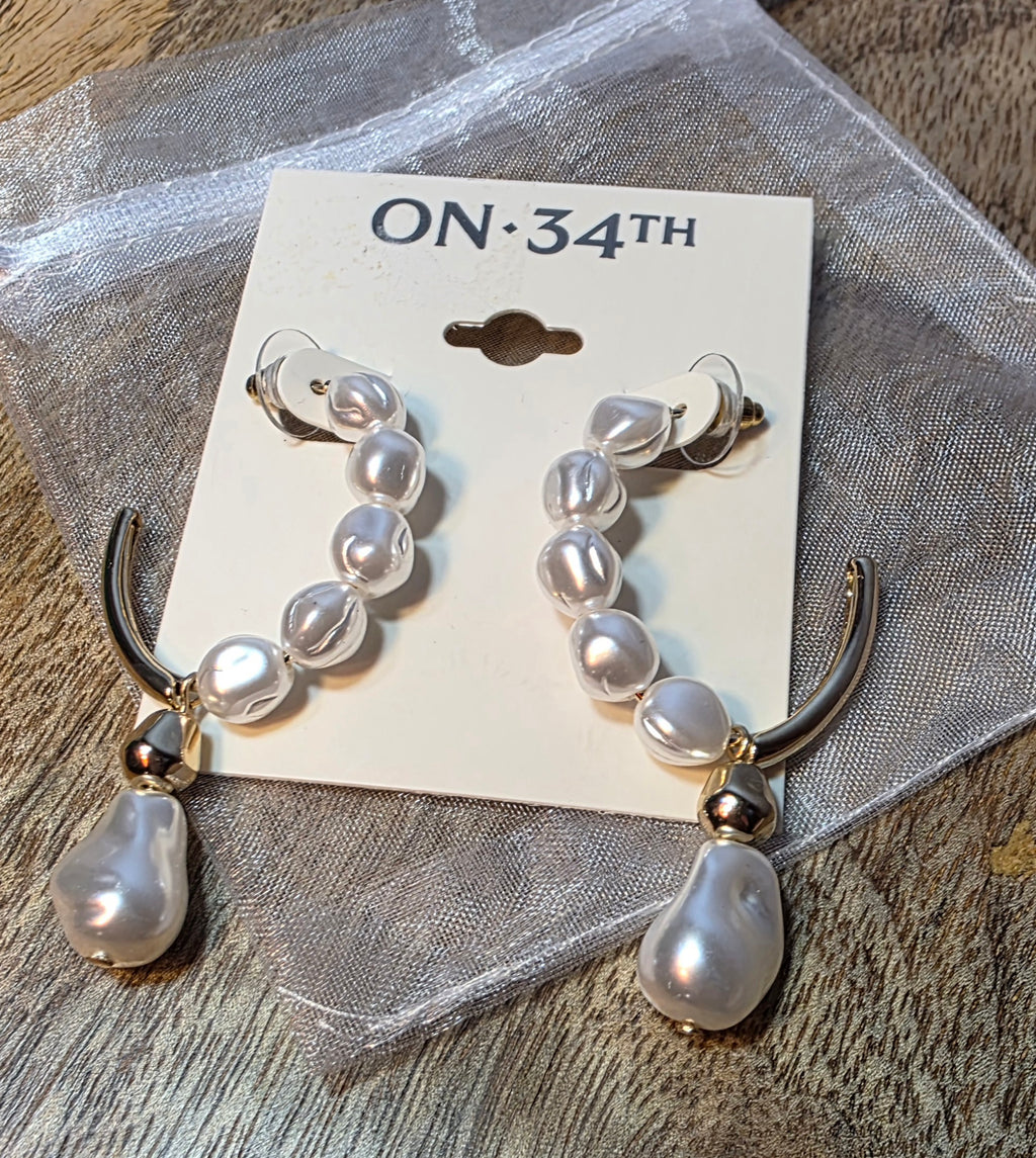 ON 34TH STREET Hoop ear rings