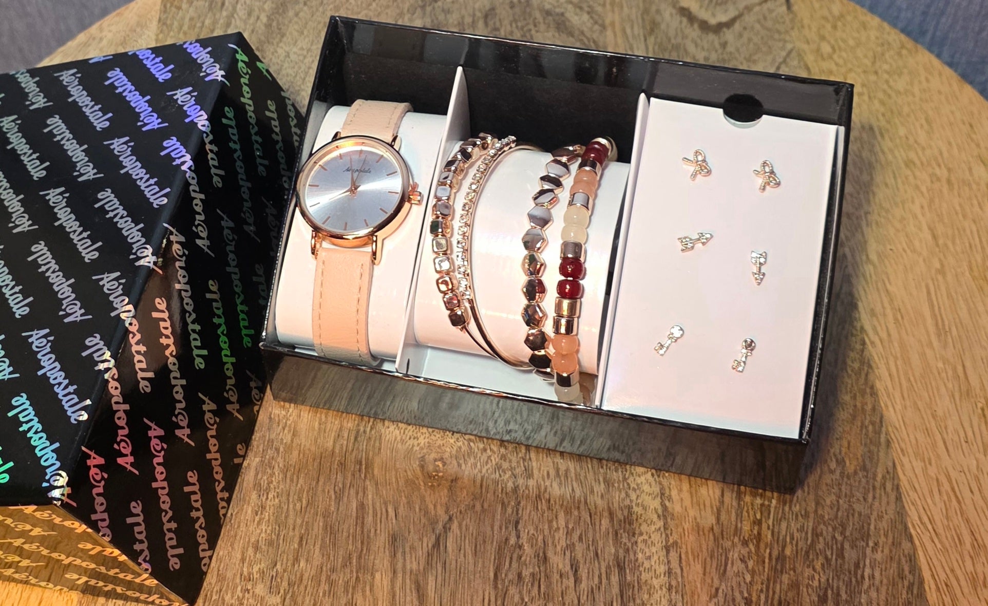 Aeropostale jewelry set