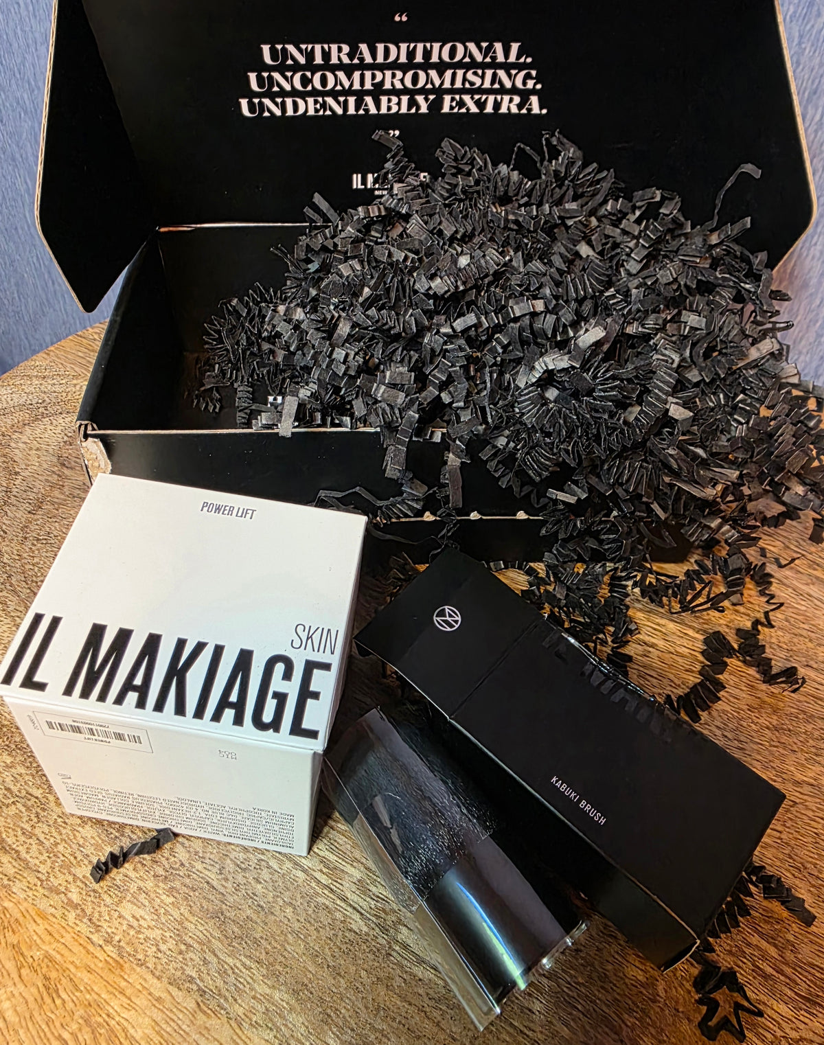 IL MAKIAGE  SKIN POWER LIFT CREAM WITH KABUKI BRUSH