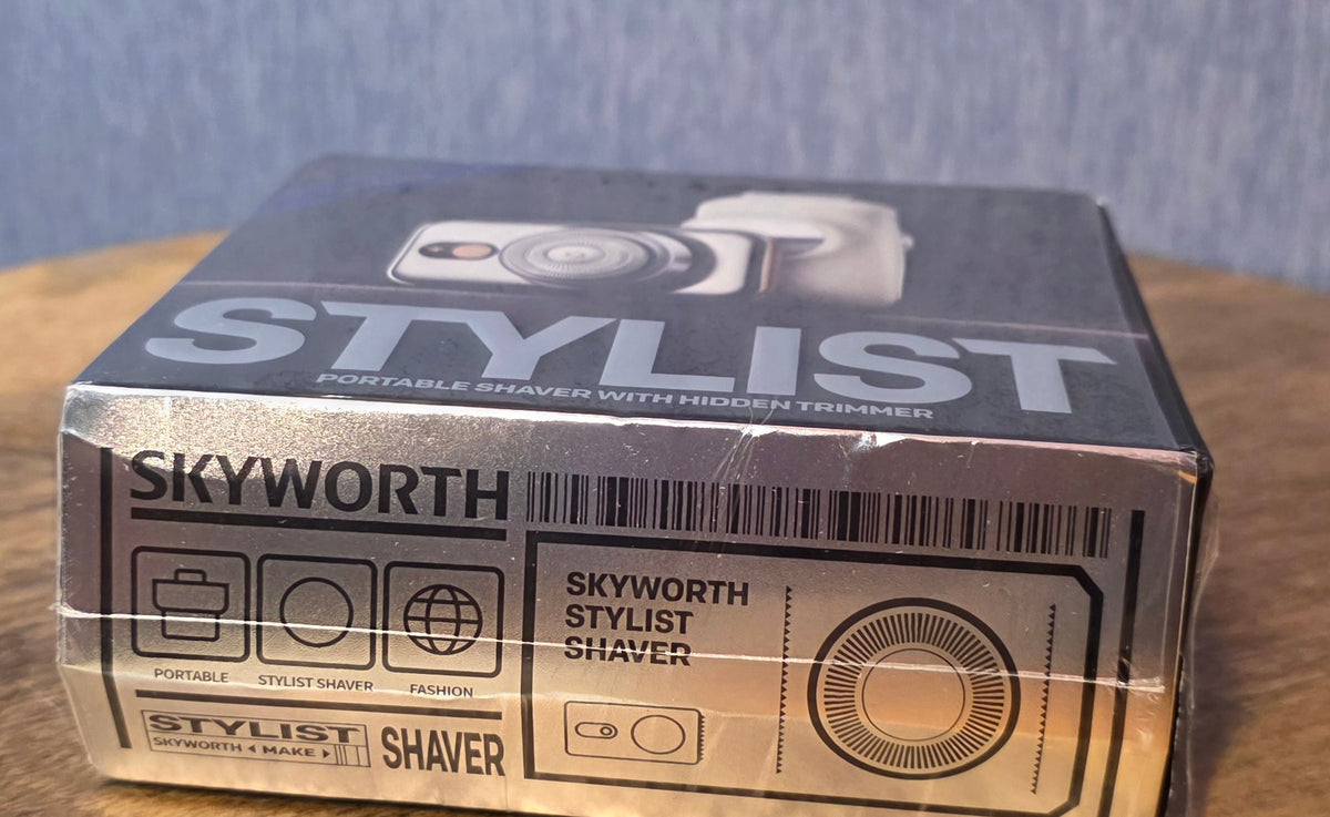 STYLIST portable shaver with hidden trimmer