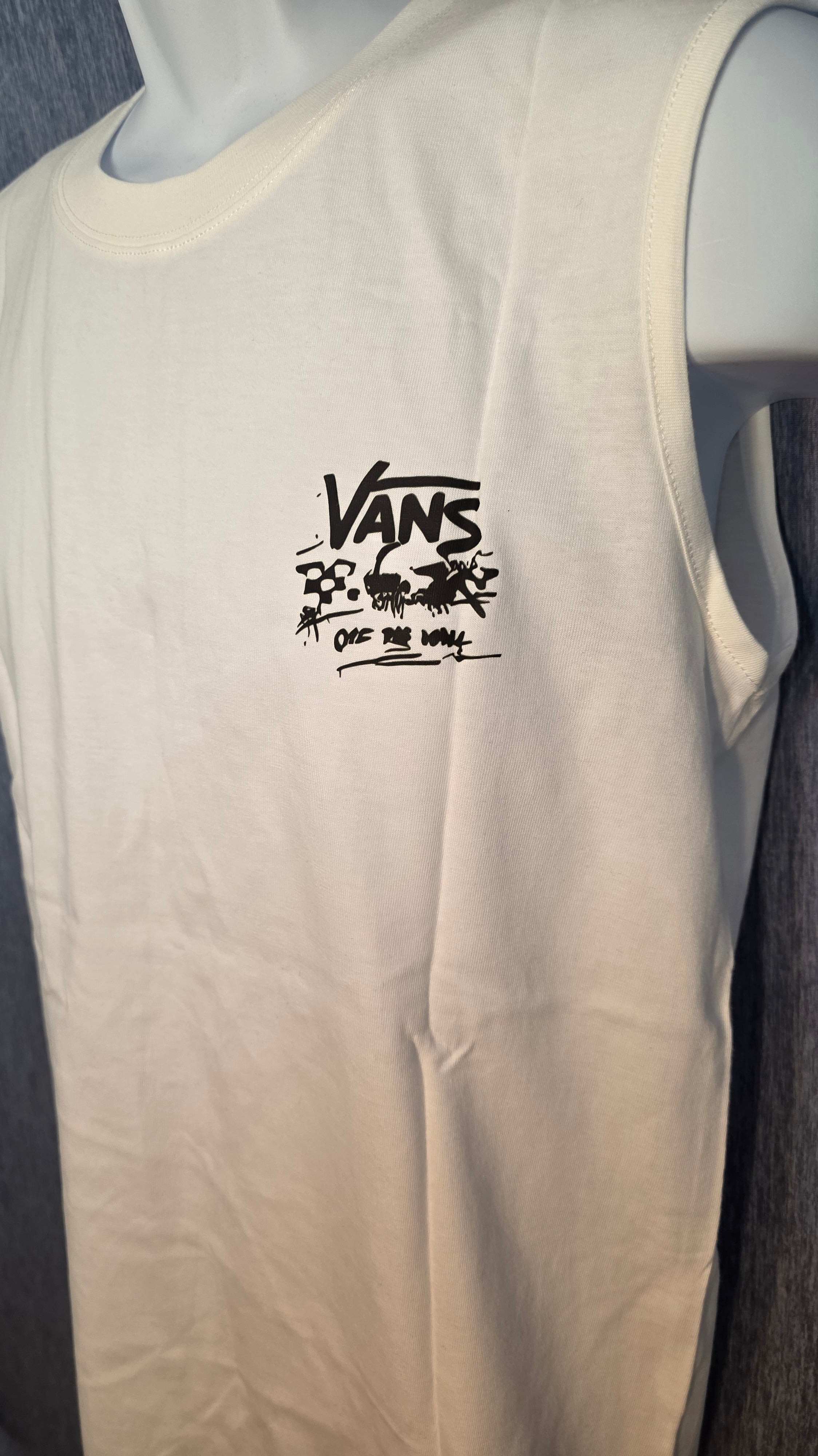 Vans off the wall tank