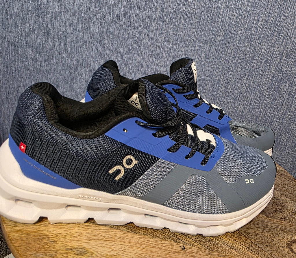 Mens cloud runners  shoes