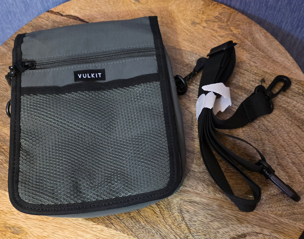 Vulkit crossbody with strap