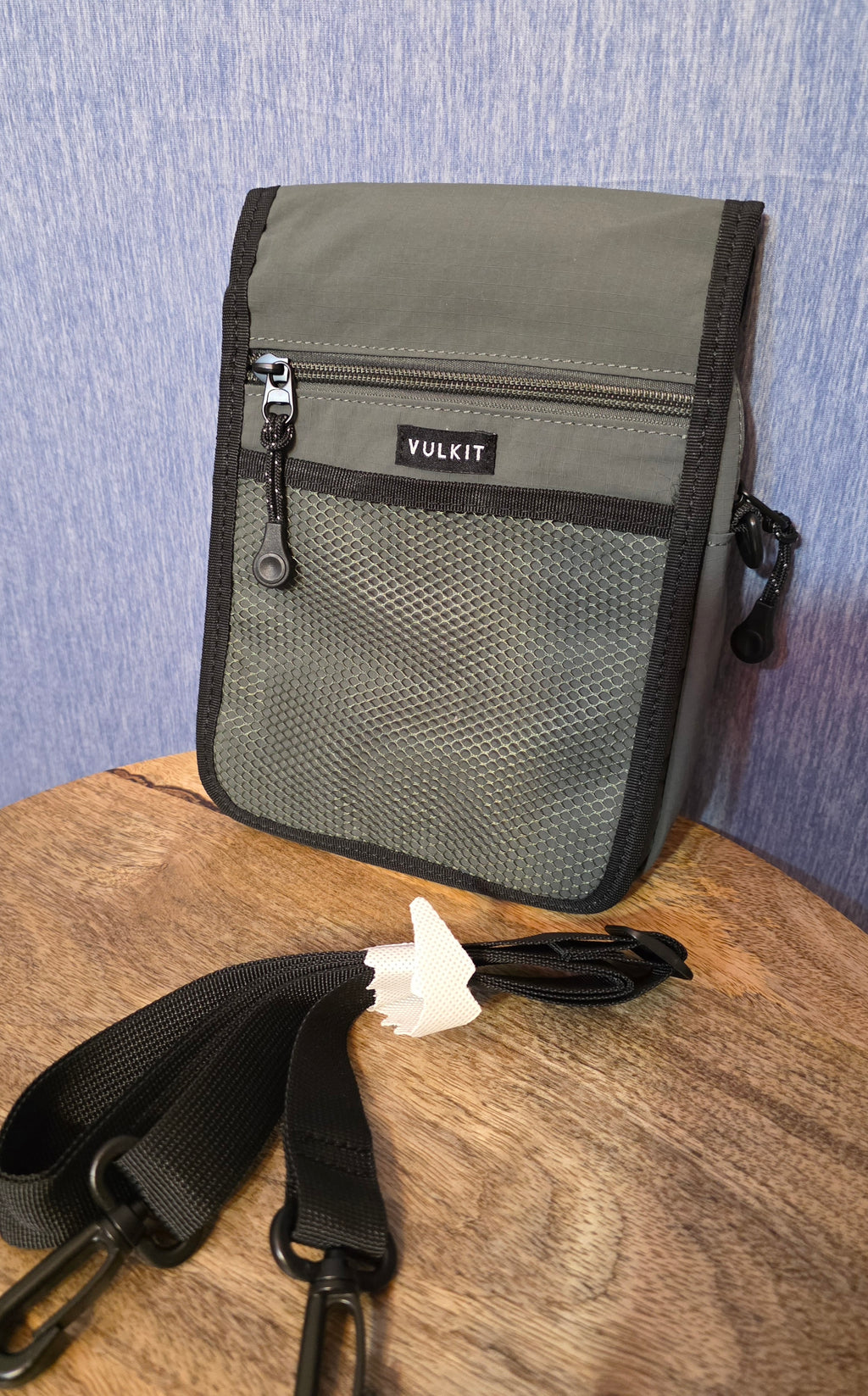 Vulkit crossbody with strap