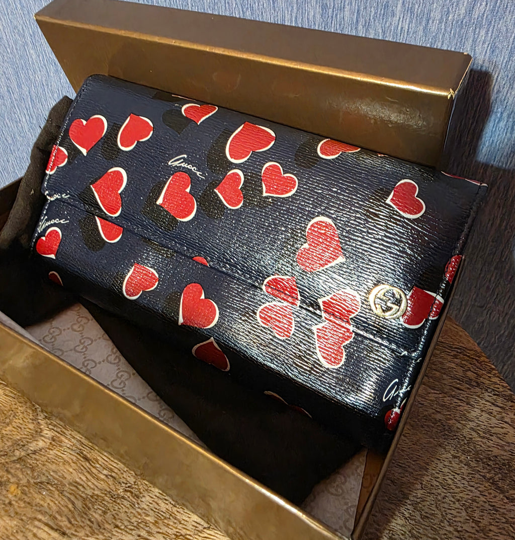 Gucci wallet / never used