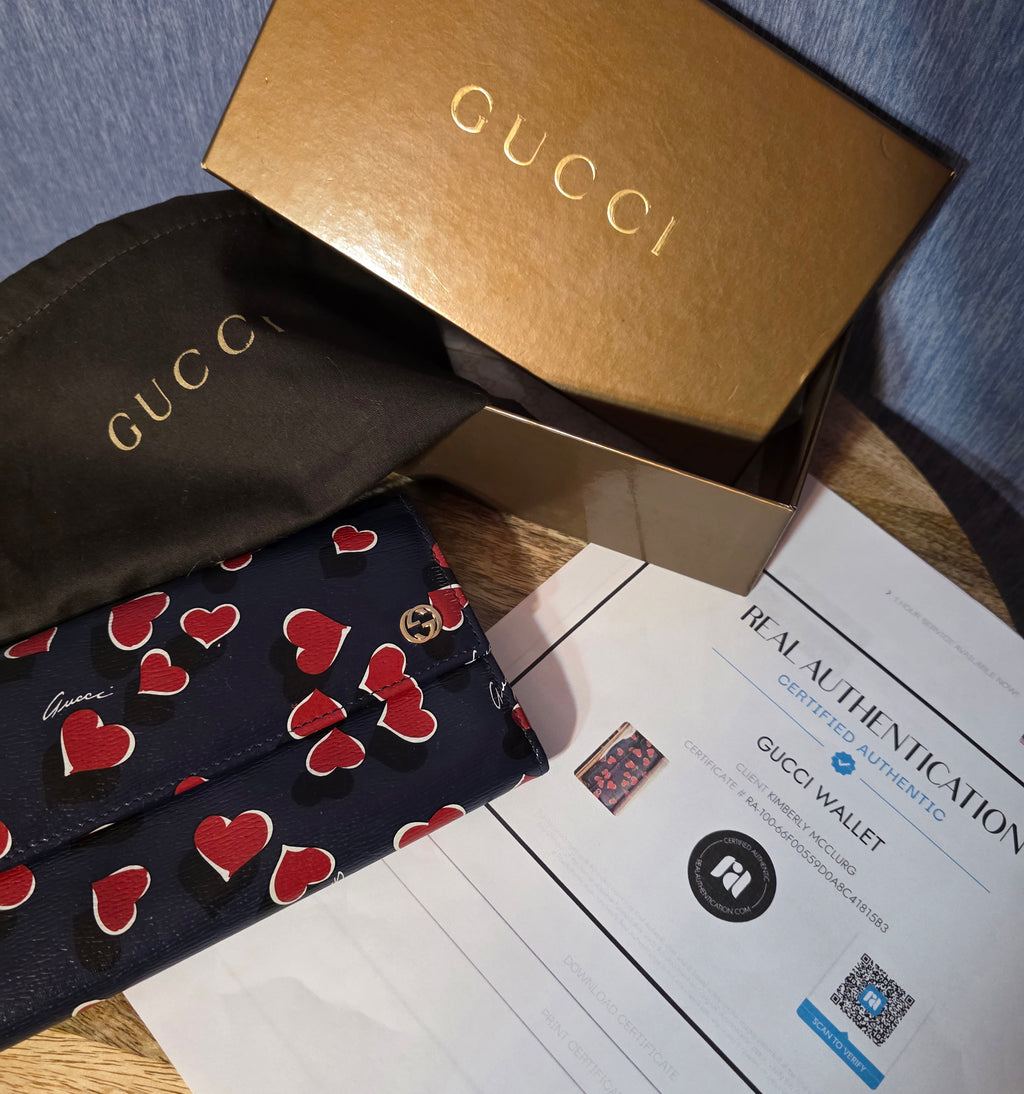 Gucci wallet / never used