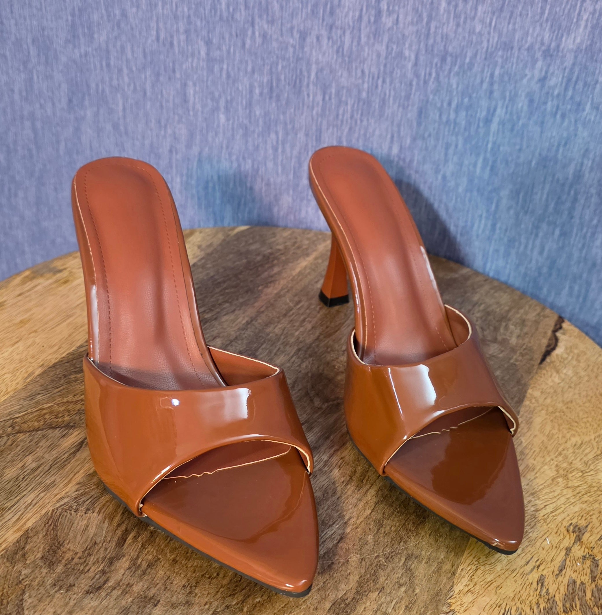 Womens size US 8 1/2 (39) low heels
