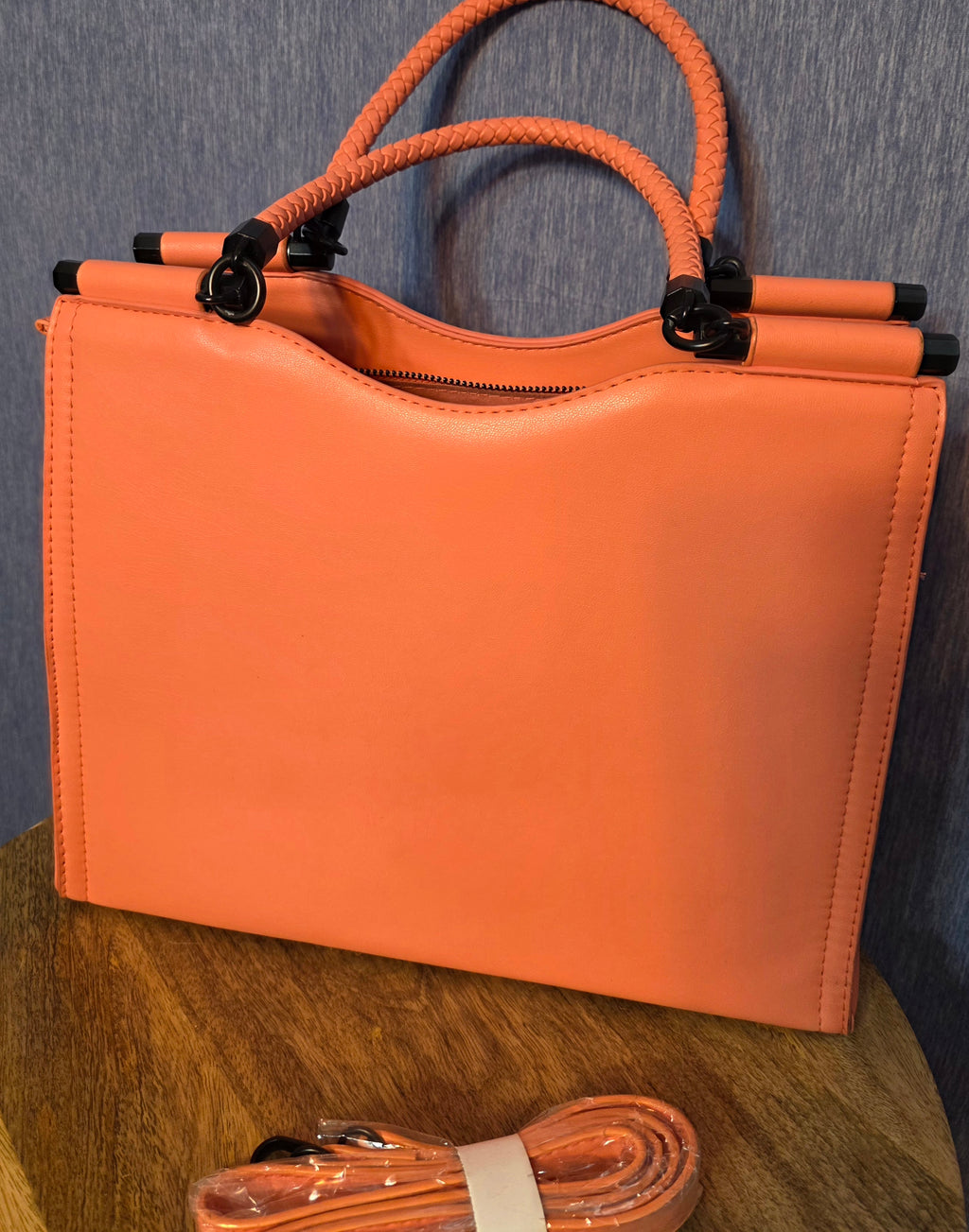 Large bag with extra strap
