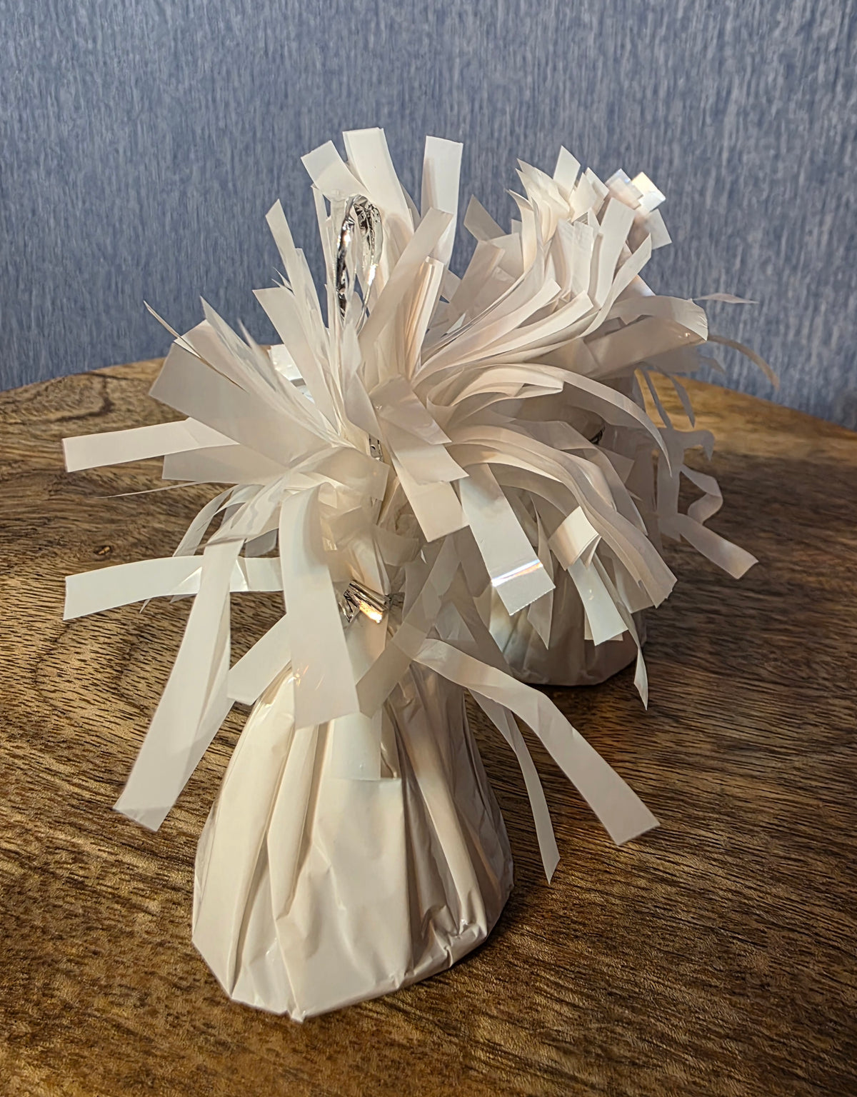 Box of 20 party center pieces weights for ballons