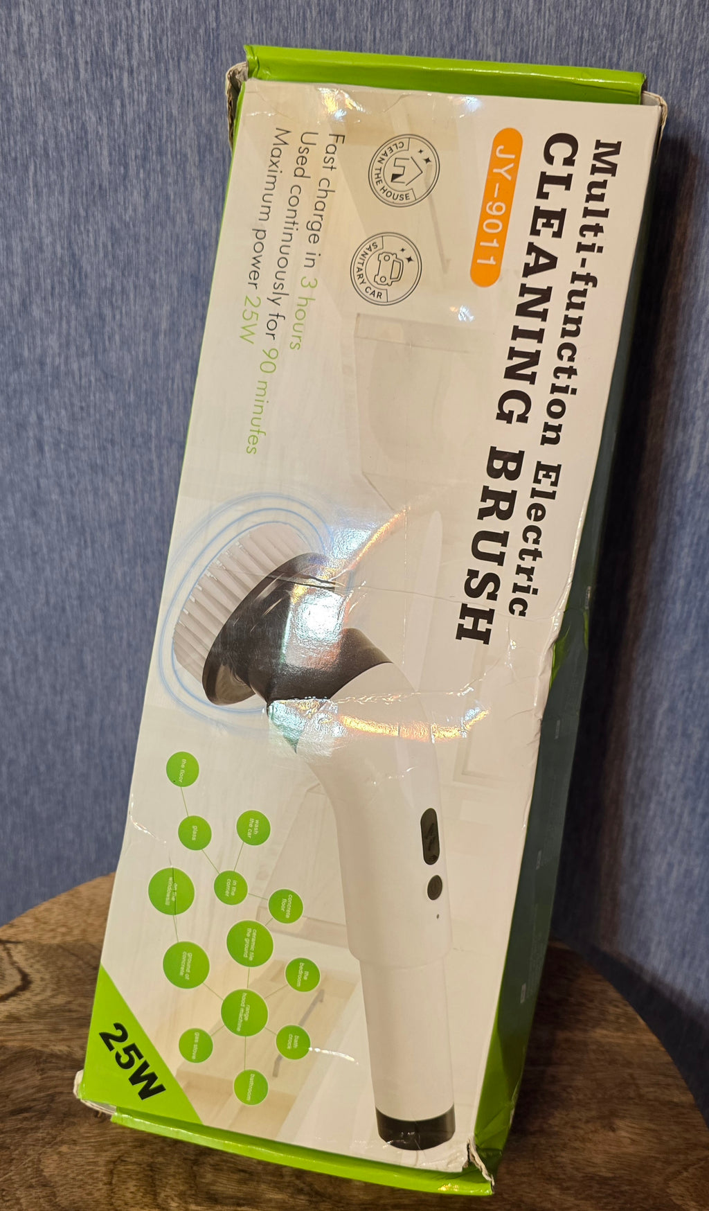 Electric cleaning brush multiple heads