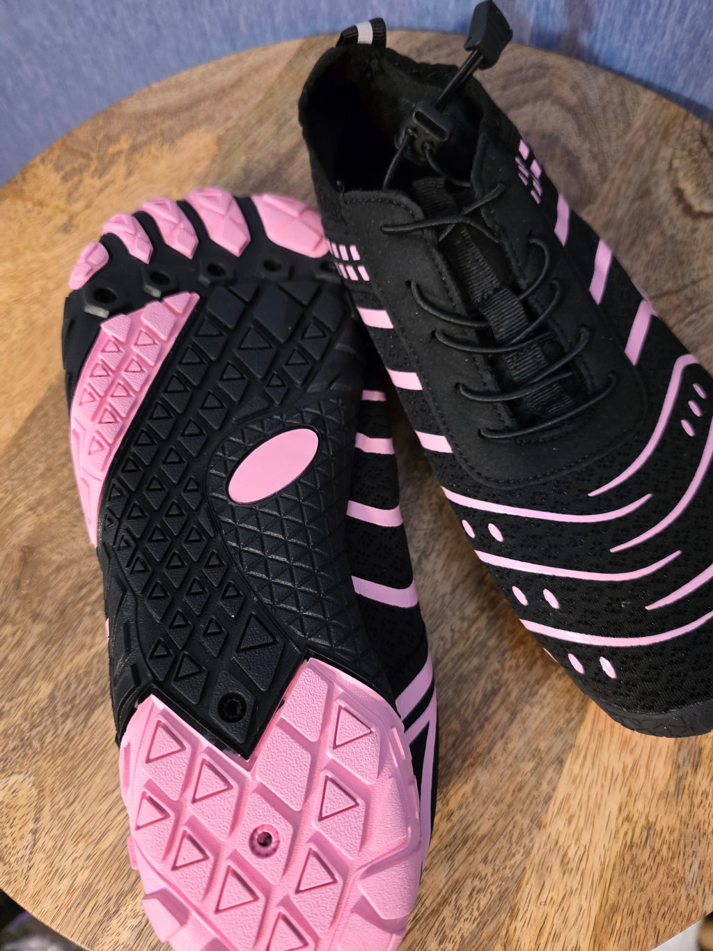 Womens water / hiking shoes size 10.5 us 41