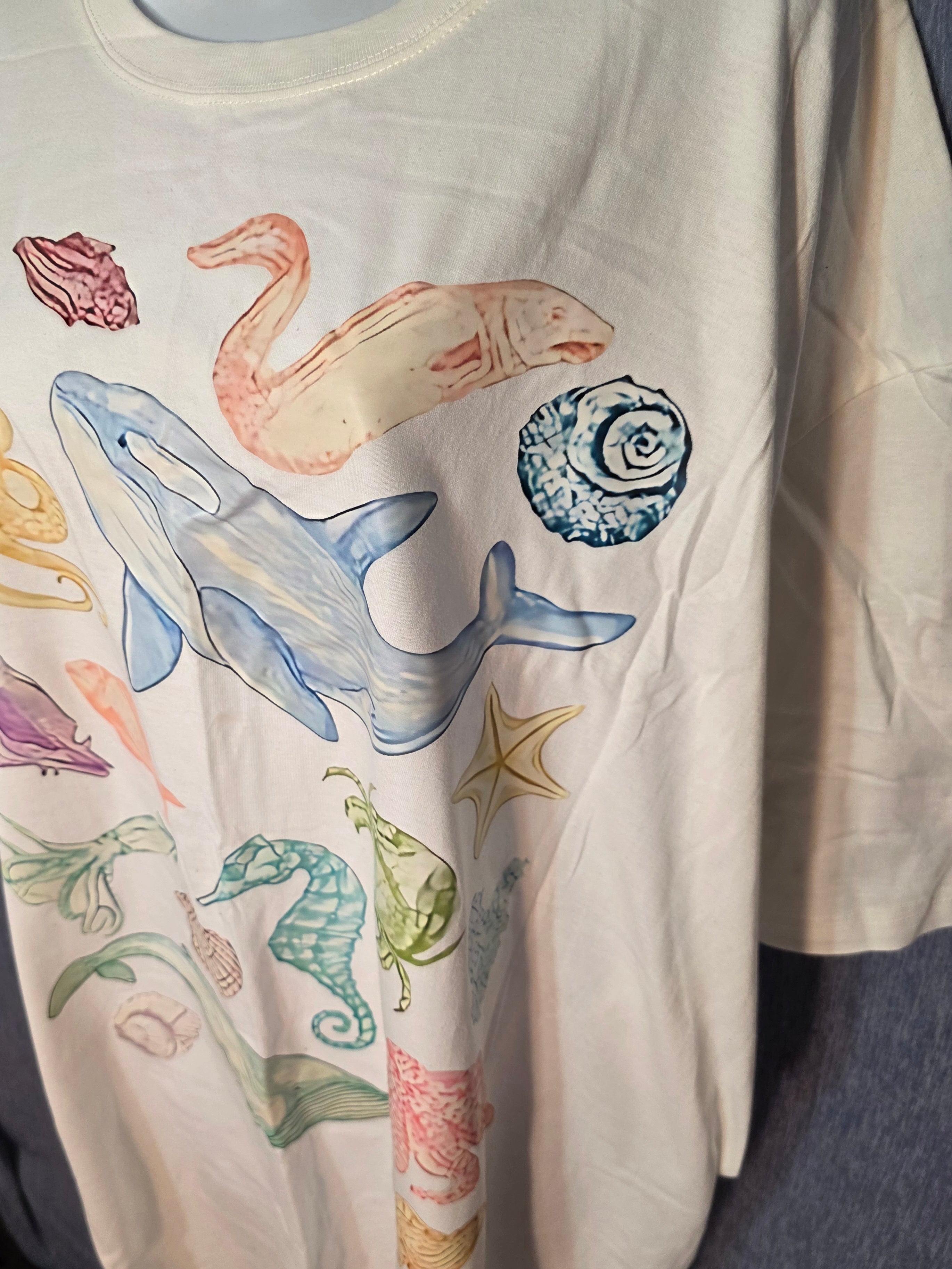 T-shirt size 6xl