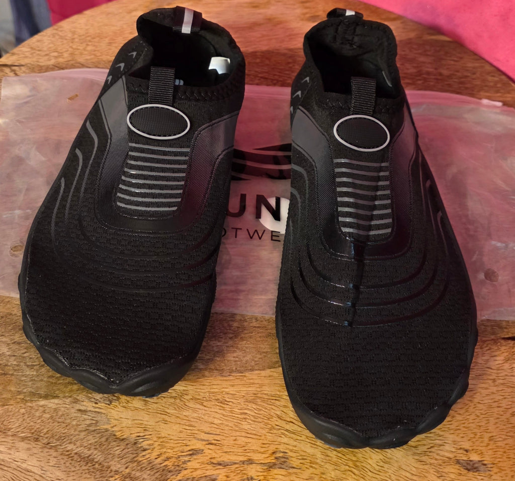 Grounded footwear men 6.5 womens 8