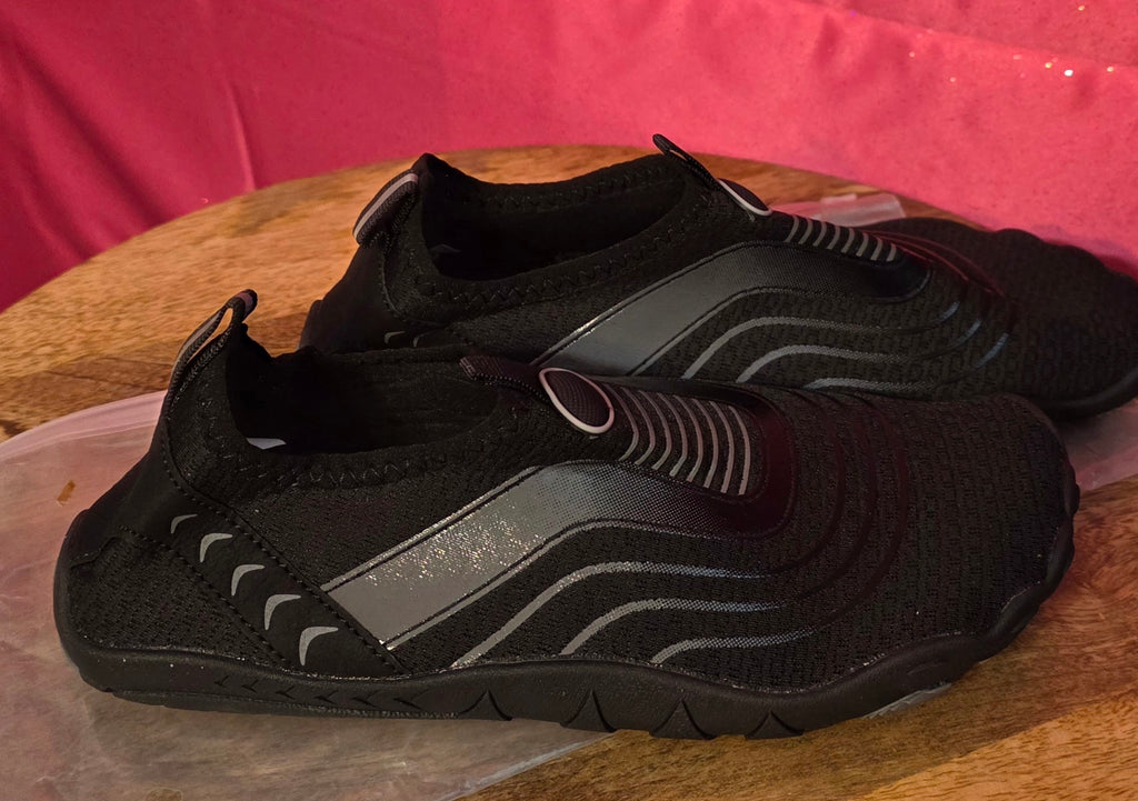 Grounded footwear men 6.5 womens 8