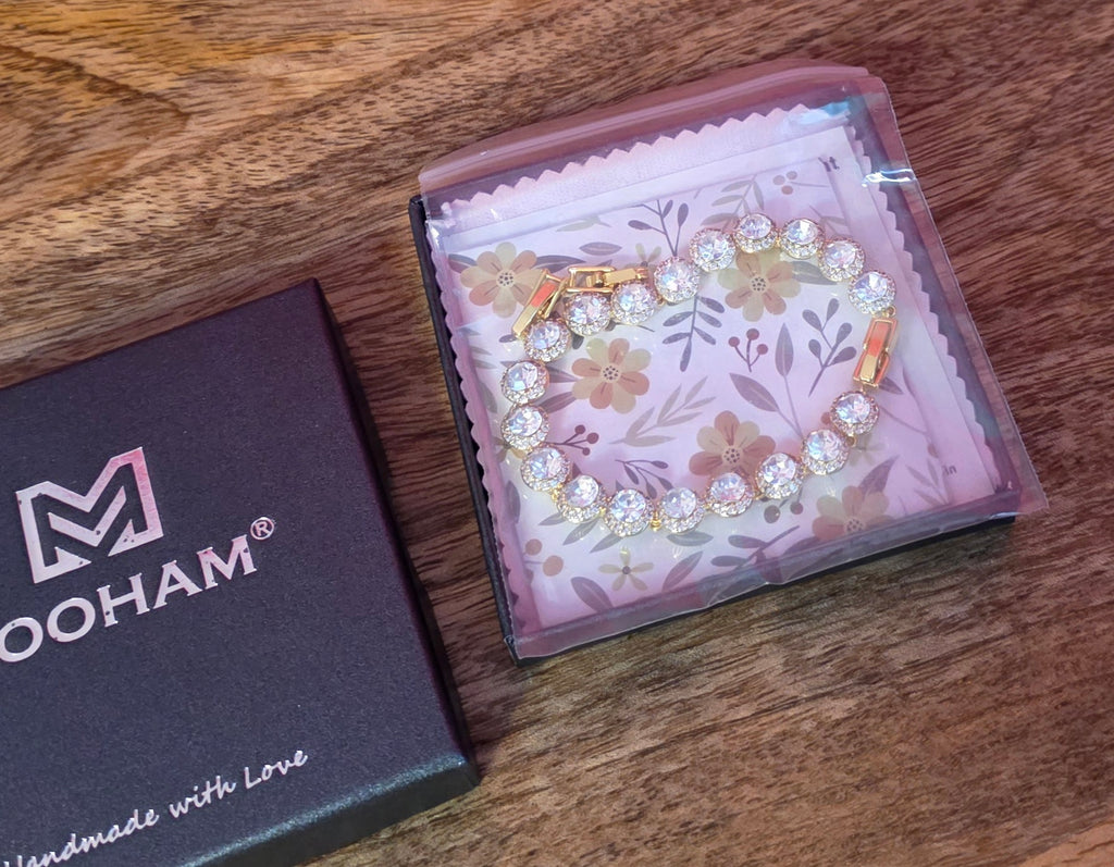 Mooham bracelet with 2 clips to change size