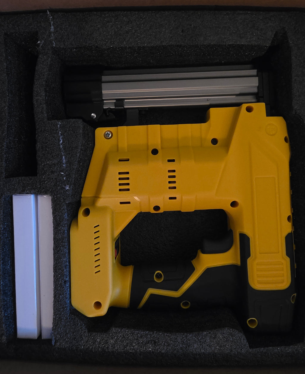 2 in 1 Brad Nailer/Stapler (does not include battery)