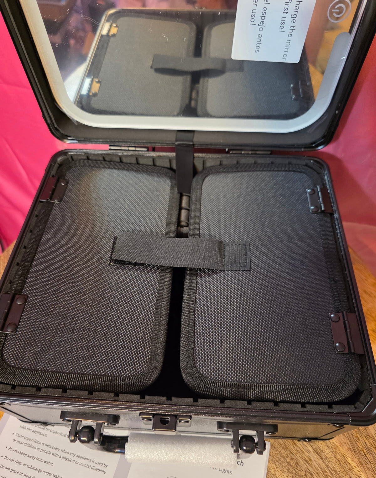 Travel box with mirrow and light