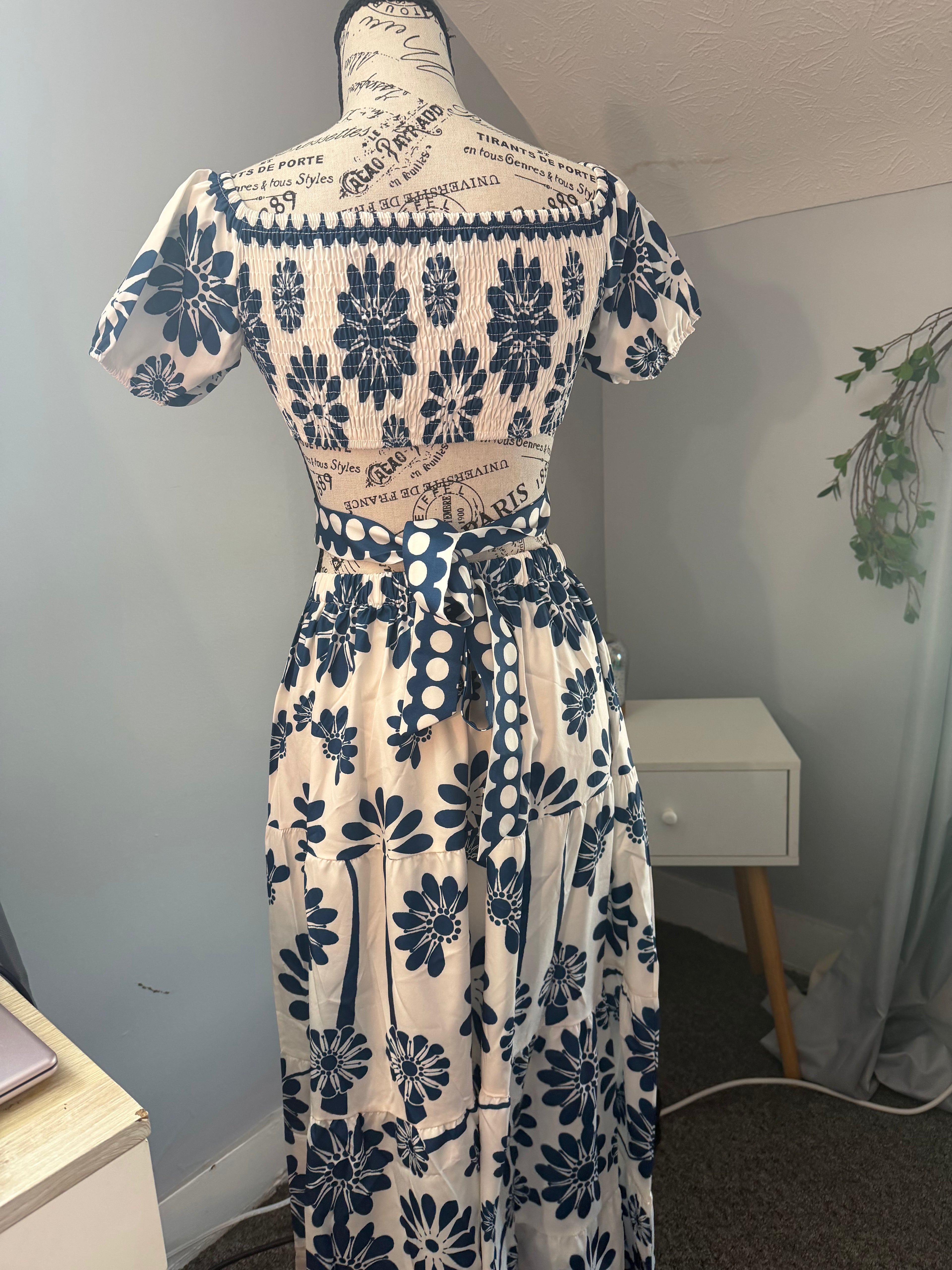 New dress no tag but so cute !