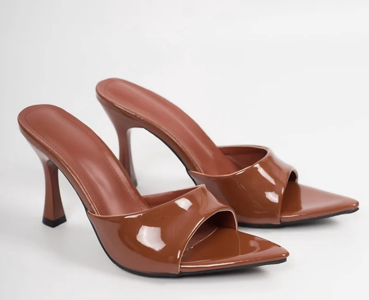 Womens size US 8 1/2 (39) low heels