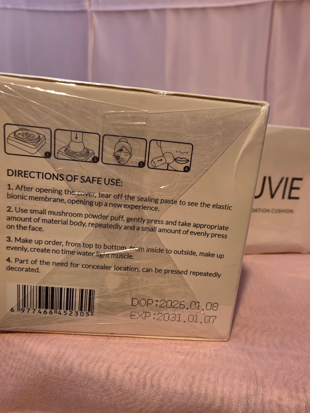 Luvie in ivory Foundation Cushion